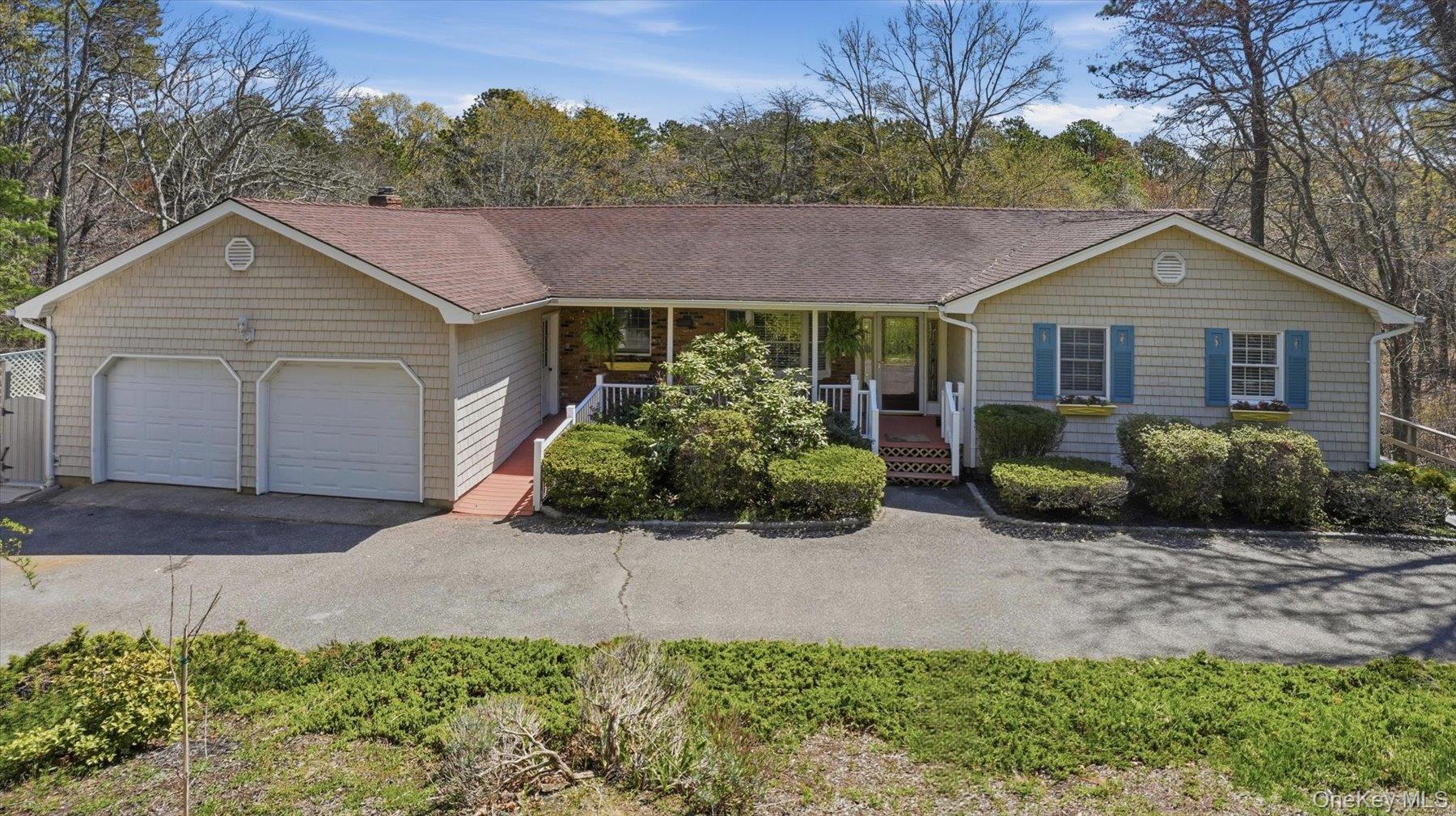 Homes for sale in Southampton, NY | 18 Beaver Ln W, Southampton, NY 11977 | MLS# 997616