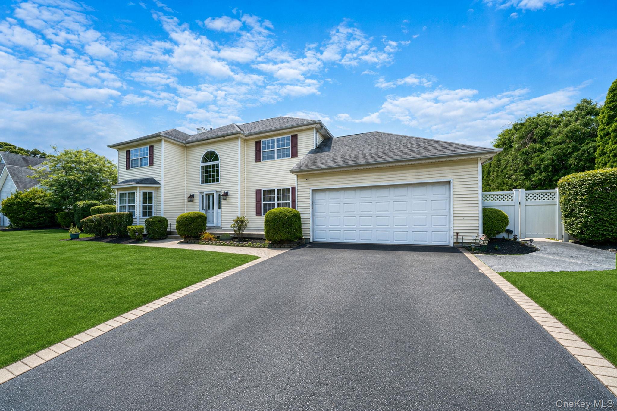3rd image of 4 Clark St, Selden, NY 11784 | MLS# 997720
