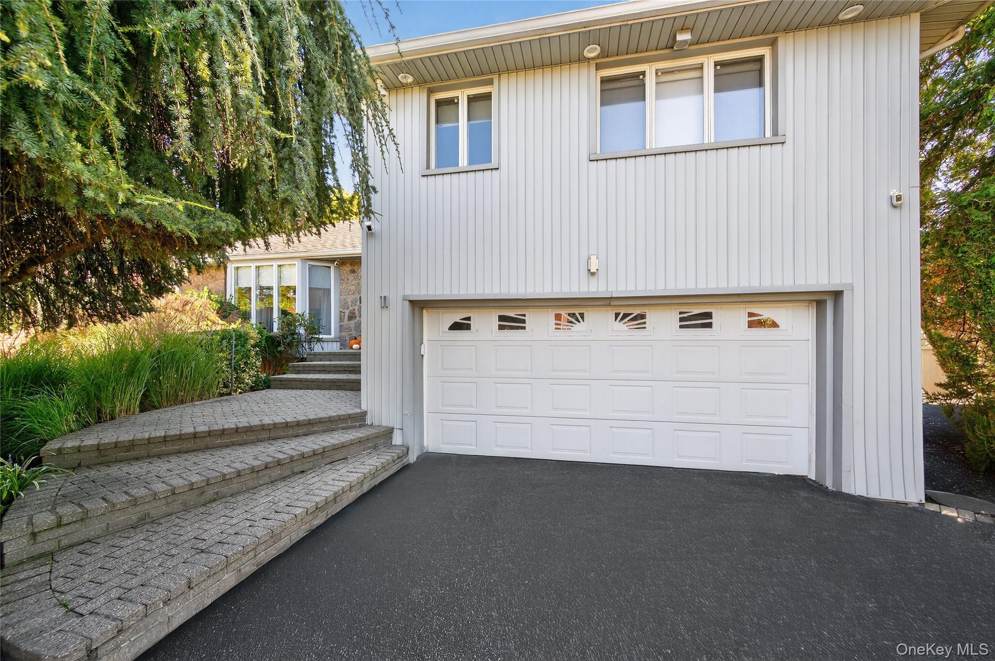 1st image of 11 Sunbeam Rd, Oyster Bay, NY 11791 | MLS# 997943