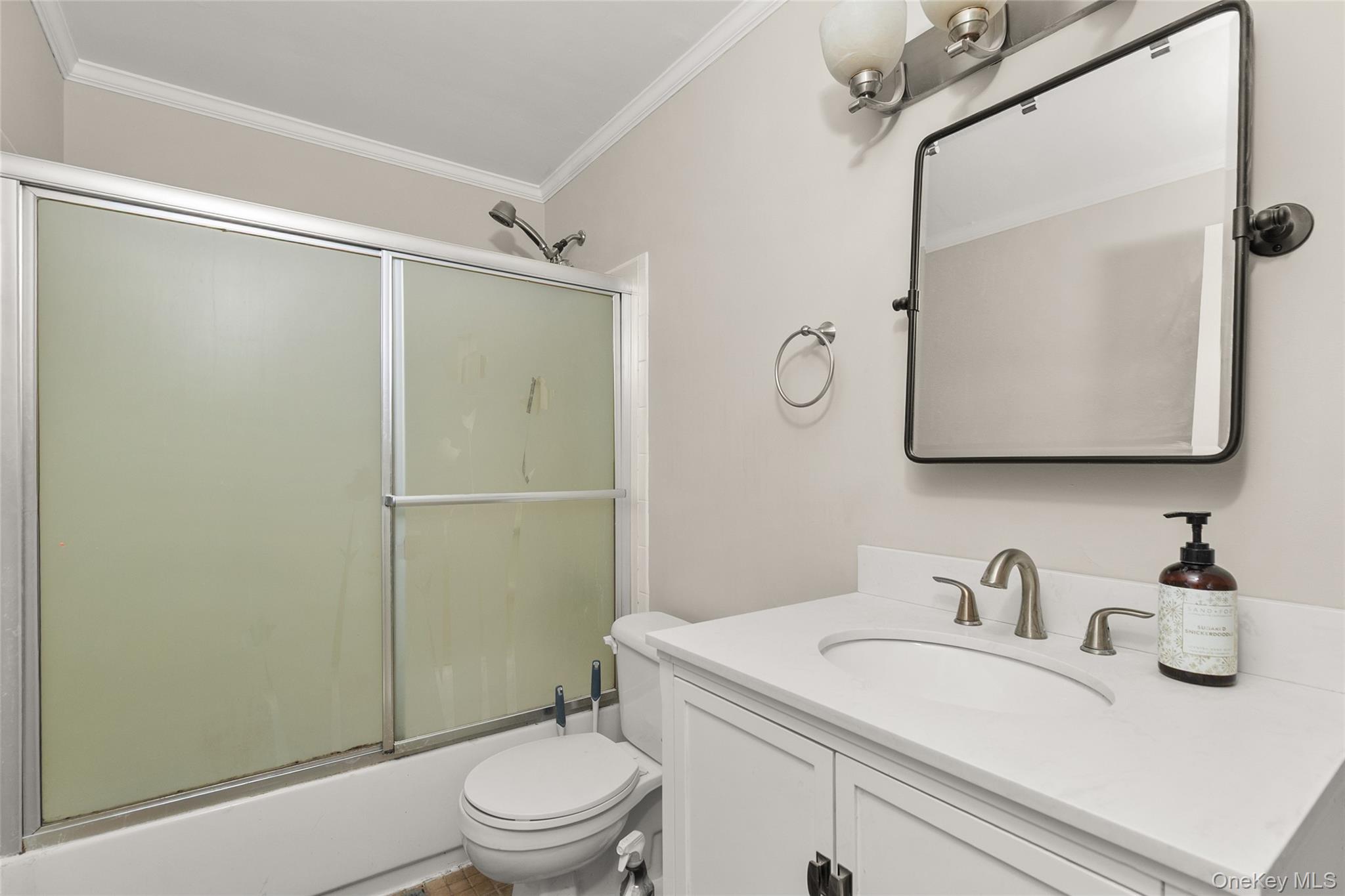 Homes for sale in Islip, NY | 5 Pinebrook Pl #5, Islip, NY 11706 | MLS# 998031