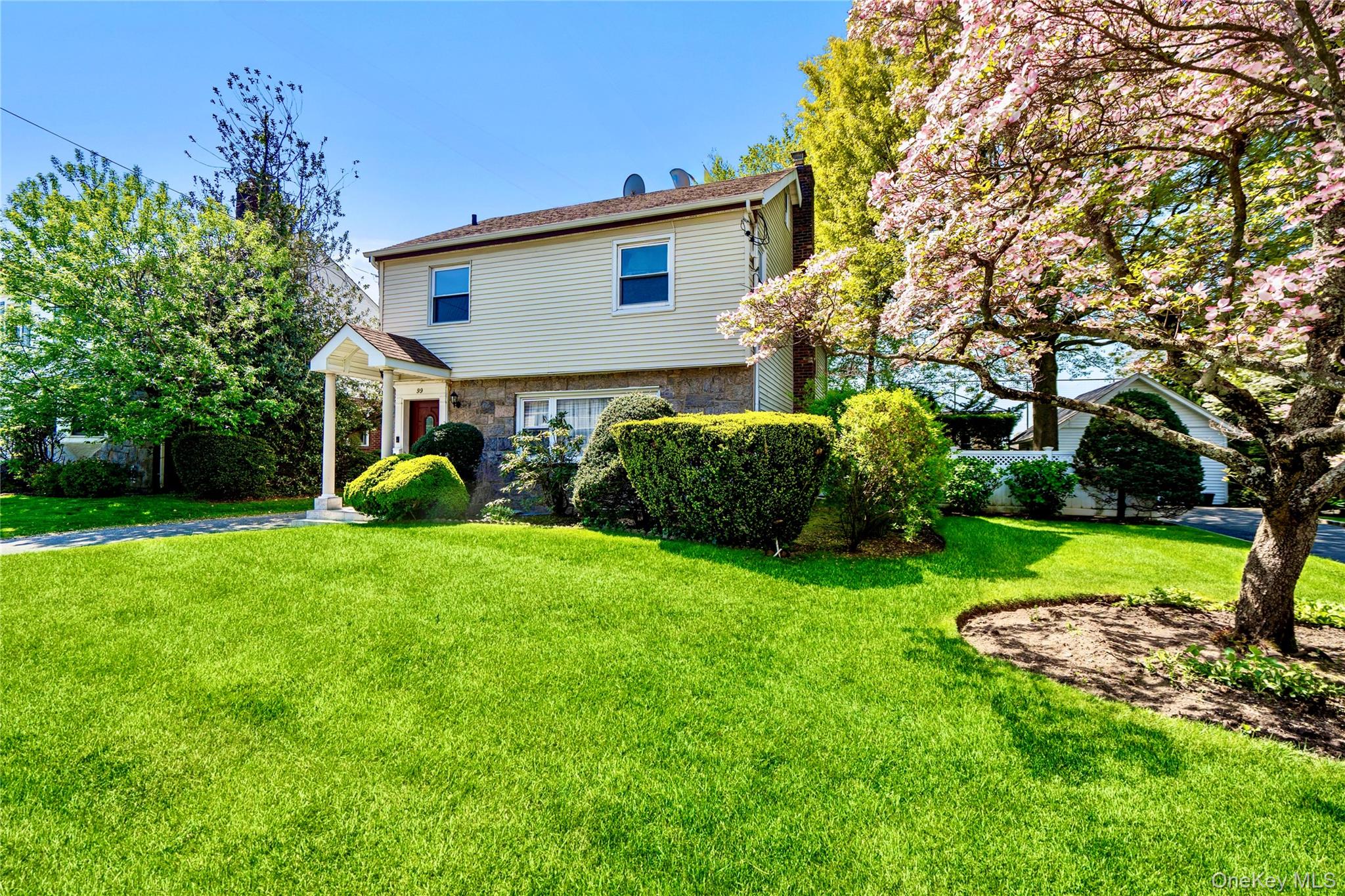 4th image of 99 Norwood Ave, Hempstead, NY 11565 | MLS# 998230