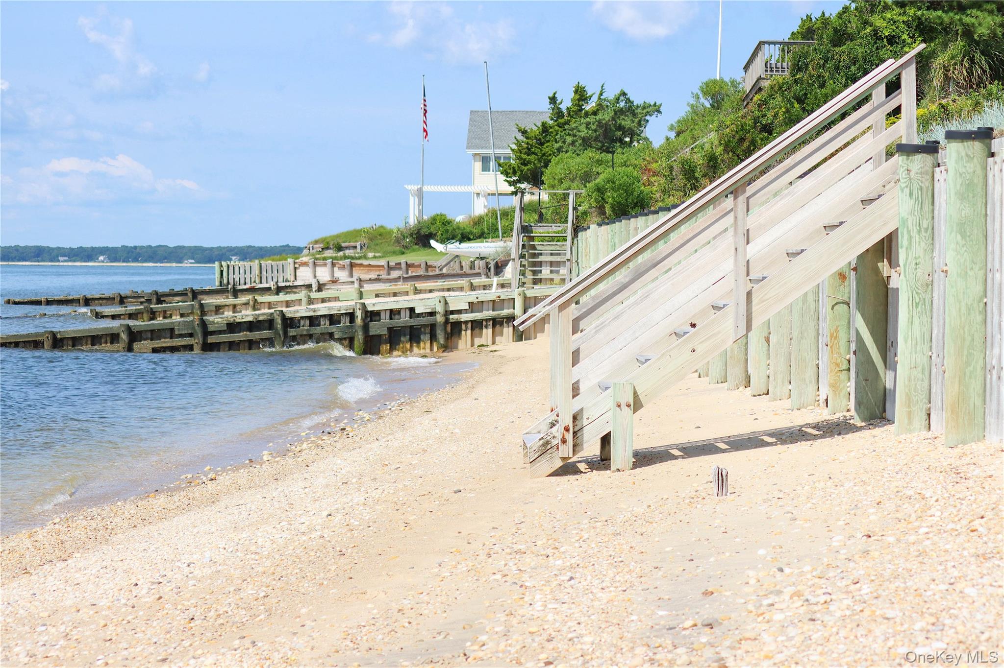 3rd image of 920 Cedar Point Dr E, Southold, NY 11971 | MLS# 999173