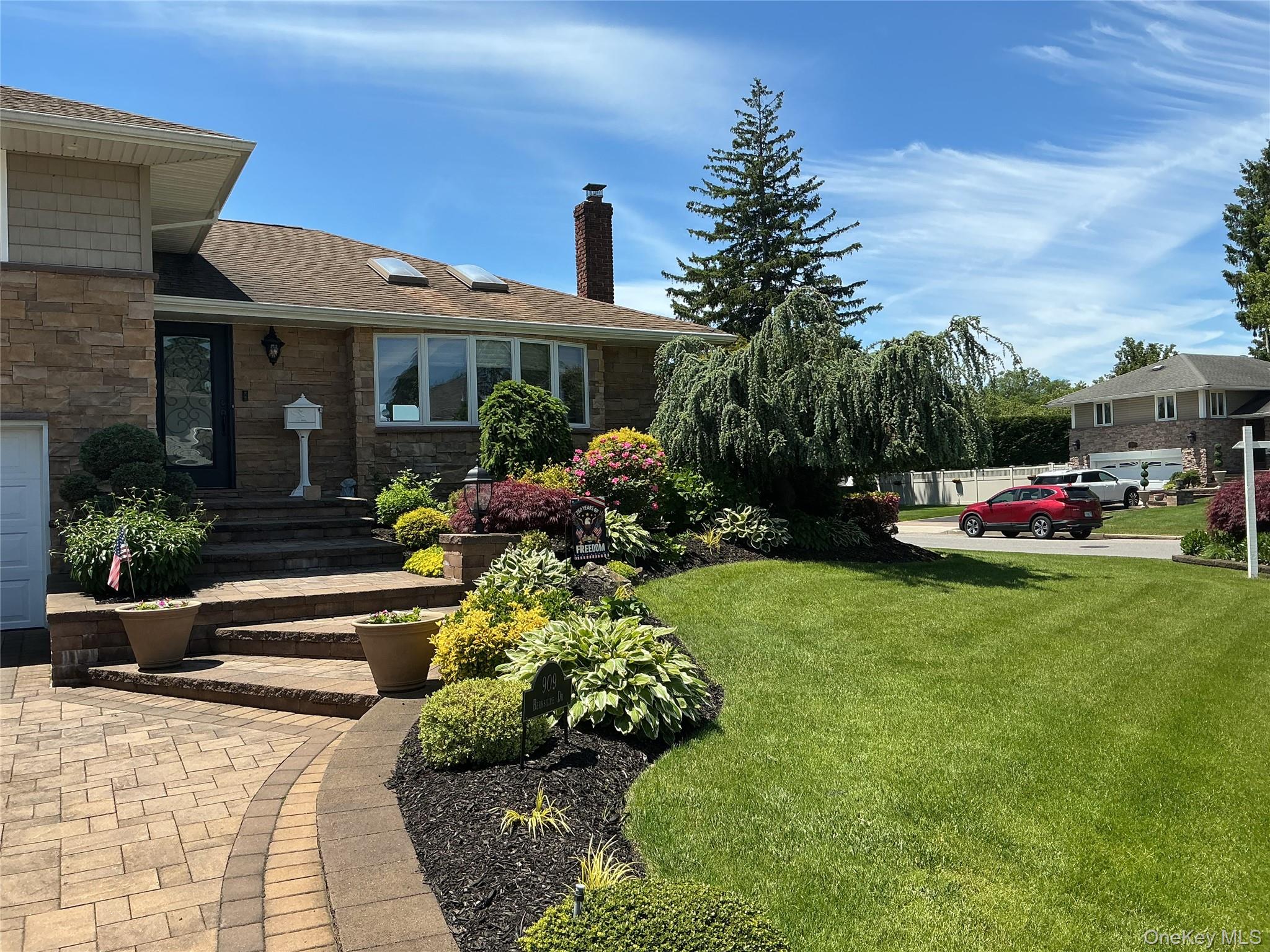 Homes for sale in Hempstead, NY | 909 Berkshire Dr, Hempstead, NY 11590 | MLS# 999206