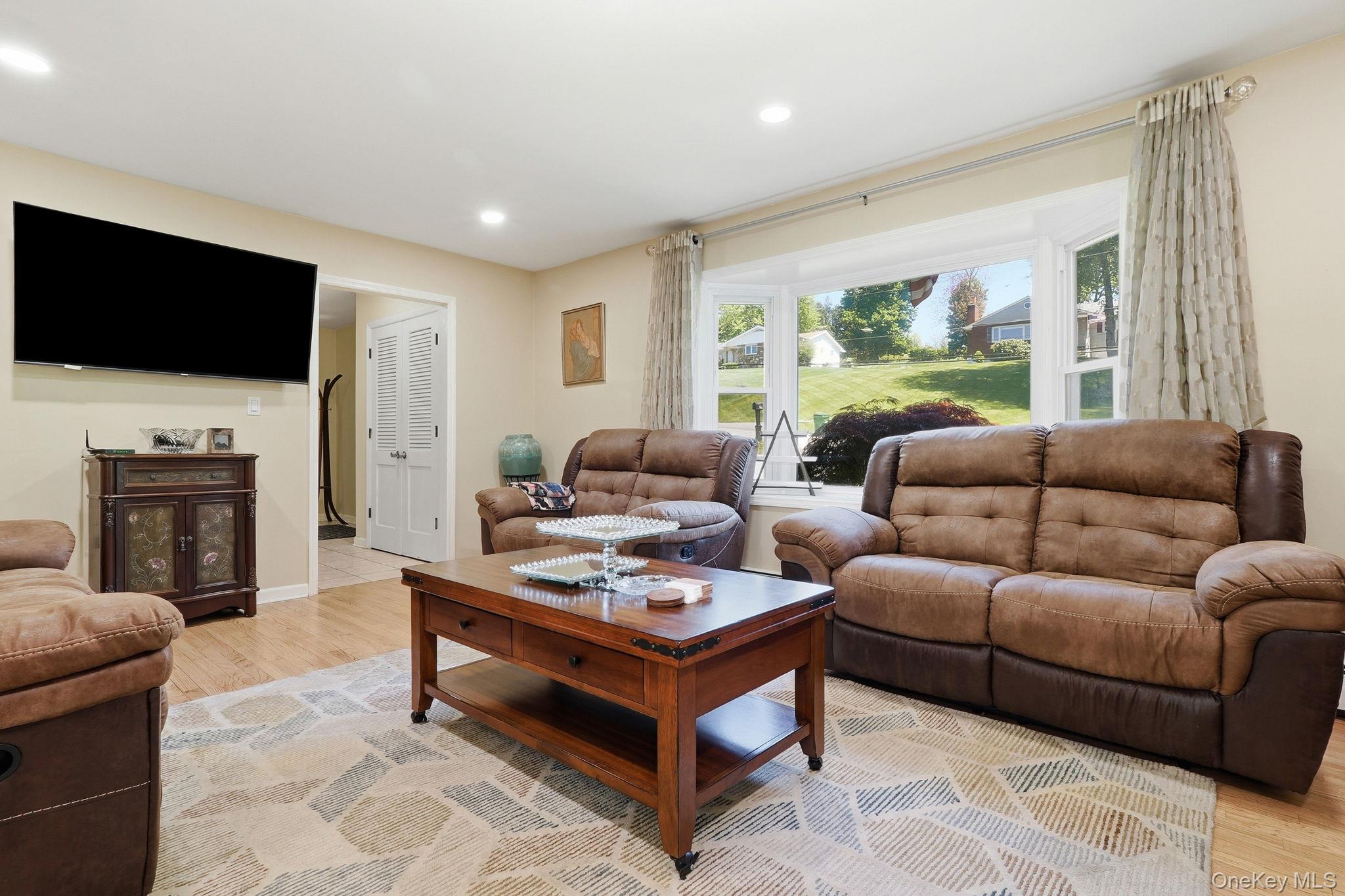 5th image of 29 Hillview Dr, La Grange, NY 12603 | MLS# 000018