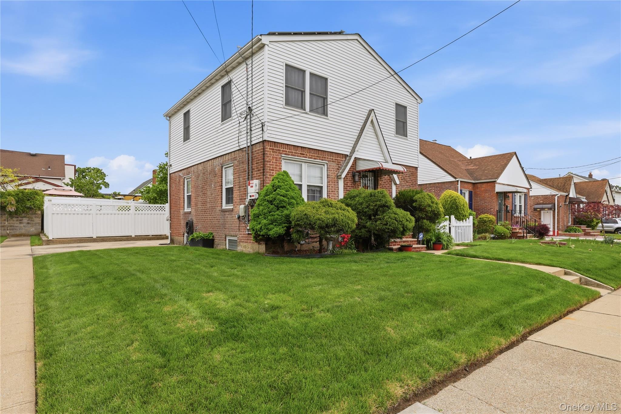 Homes for sale in Hempstead, NY | 1 Ivanhoe Pl, Hempstead, NY 11580 | MLS# 1000613