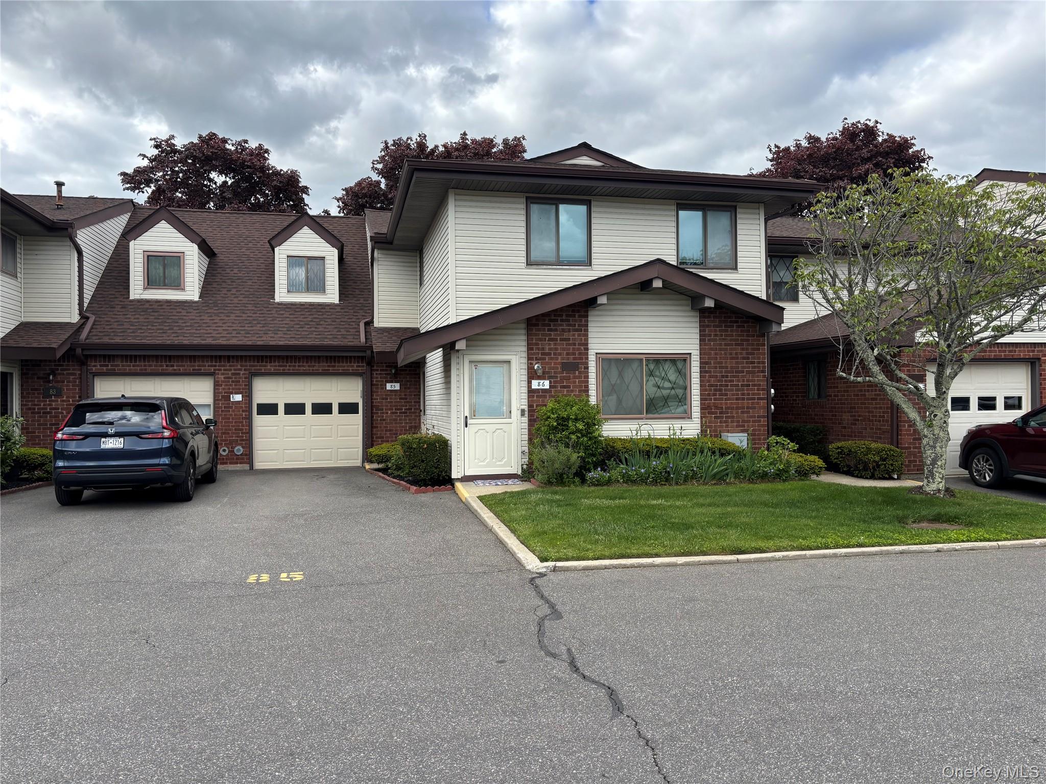 Homes for sale in Babylon, NY | 86 W Cambridge Dr W #86, Babylon, NY 11726 | MLS# 1000936