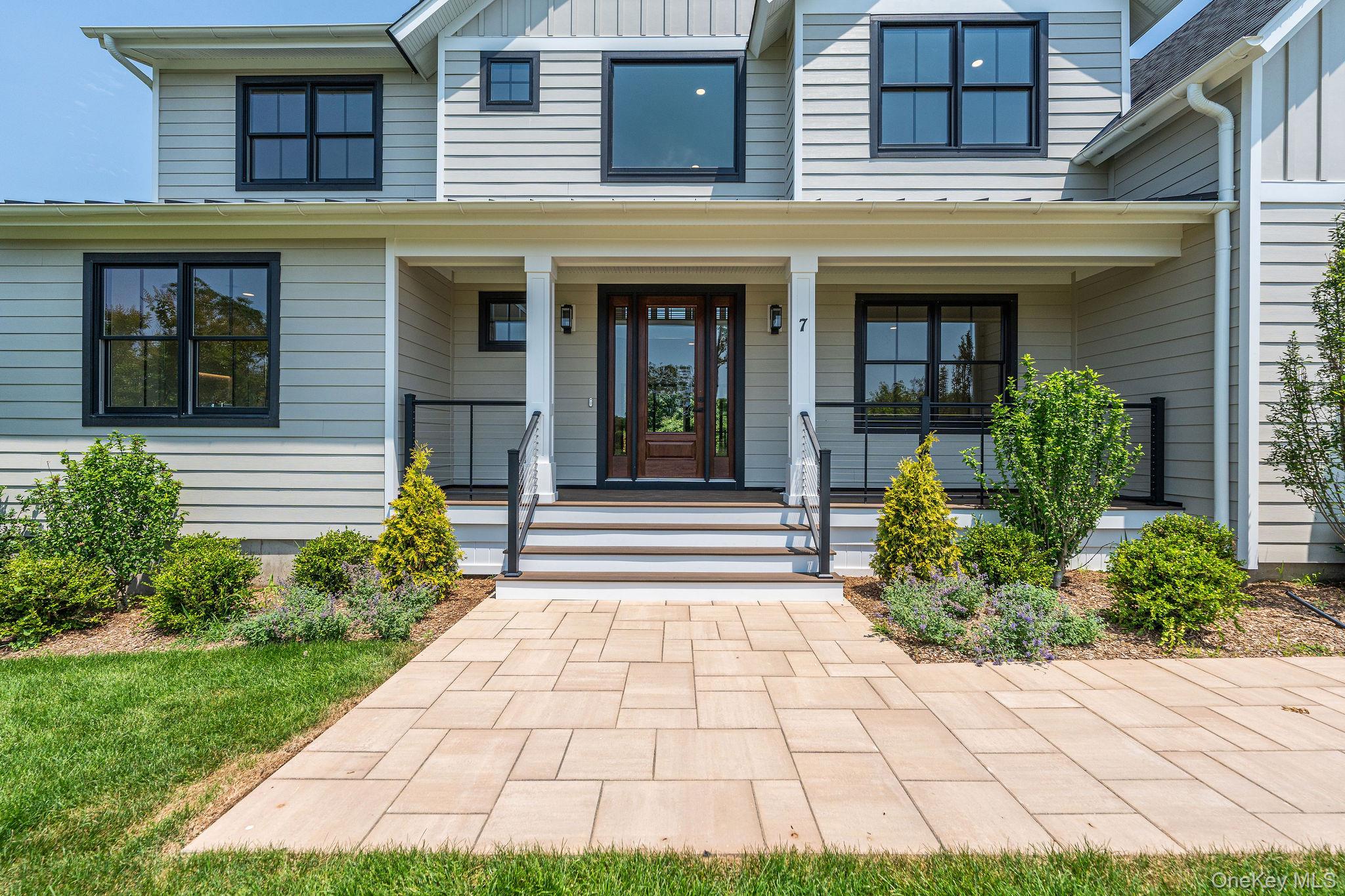 5th image of 7 Sea Crest Ct, Hampton Bays, NY 11946 | MLS# 1001049