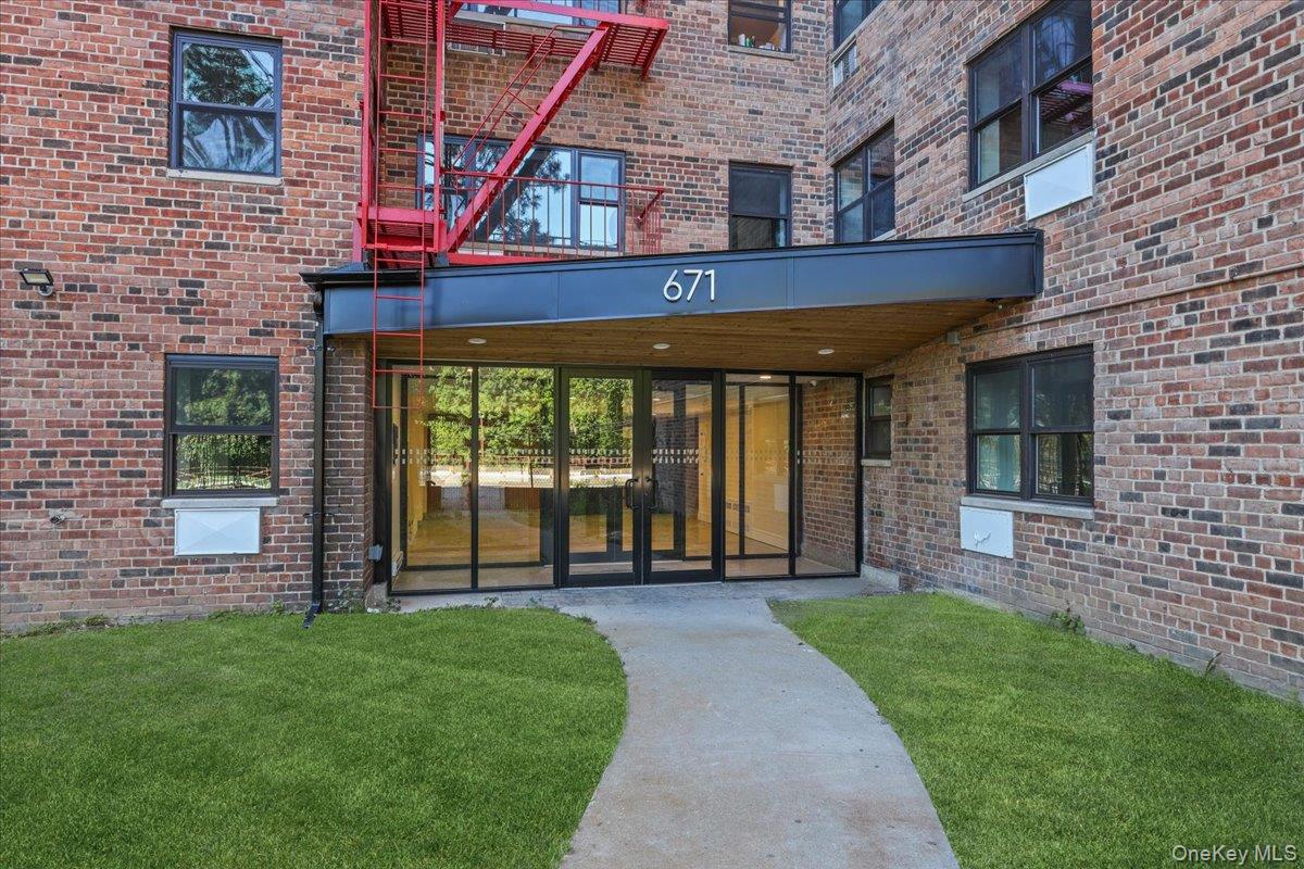 Homes for sale in Yonkers, NY | 671 Bronx River Rd, Yonkers, NY 10701