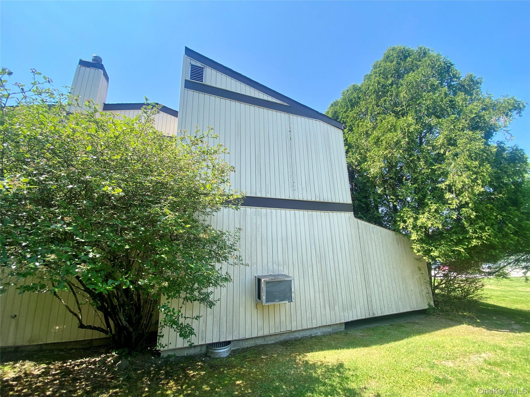 Homes for sale in Middletown, NY | 7 Harcourt Mews, Middletown, NY 10940 | MLS# 1001545