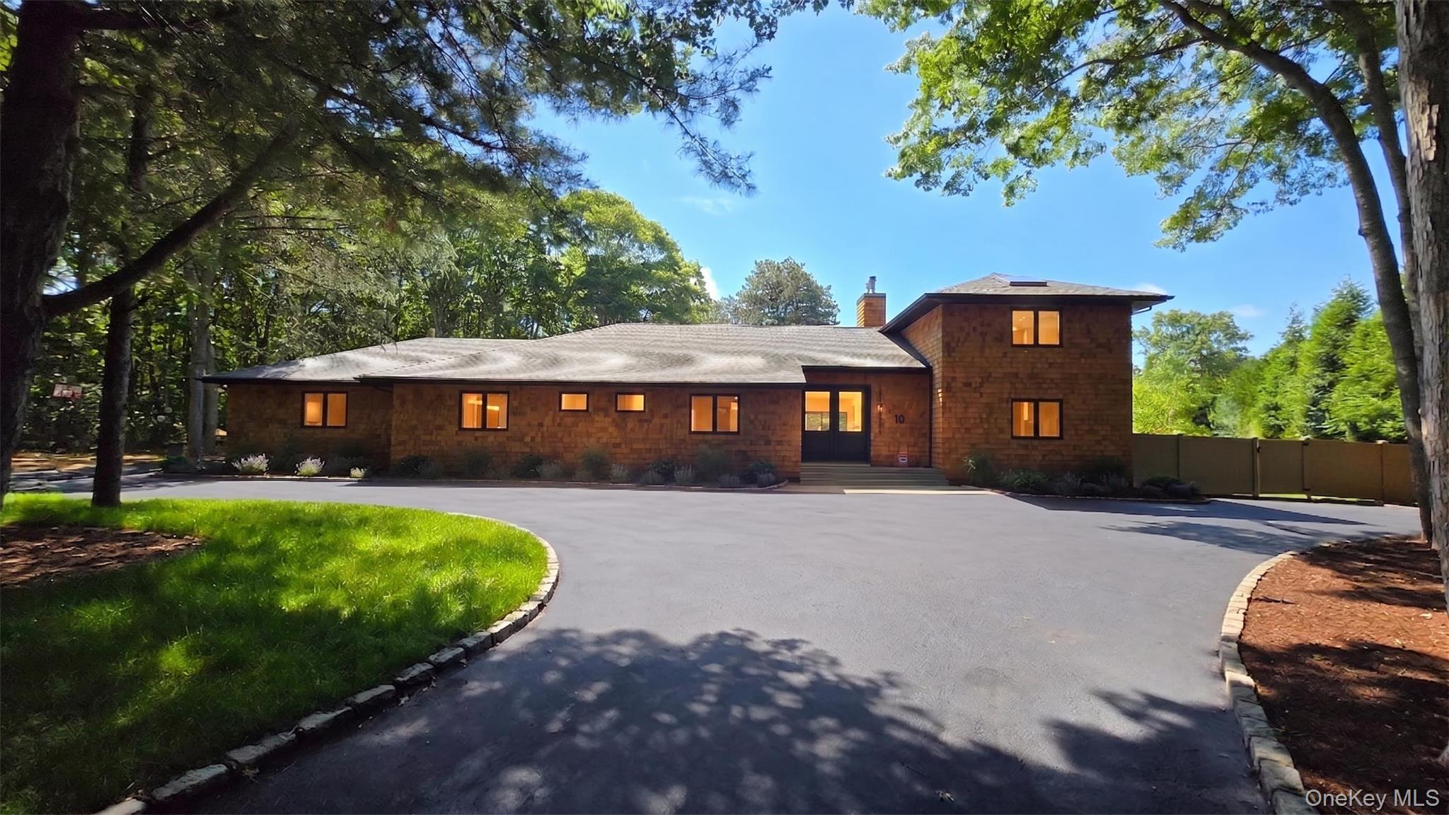 2nd image of 10 Jeffrey Ln, East Quogue, NY 11942 | MLS# 1001943
