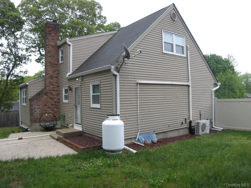 2nd image of 43 Washington Heights St, Brookhaven, NY 11784 | MLS# 1002269