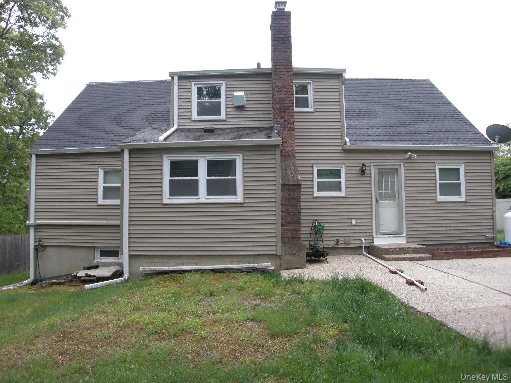 3rd image of 43 Washington Heights St, Brookhaven, NY 11784 | MLS# 1002269