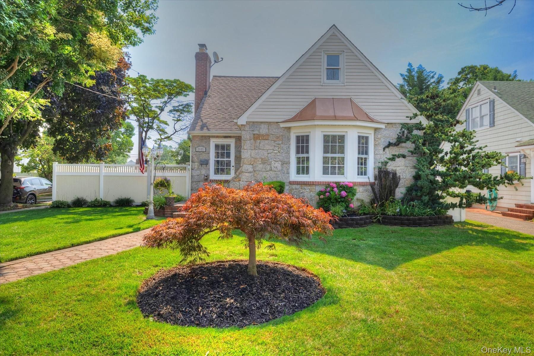 3rd image of 2445 Columbus Ave, Hempstead, NY 11572 | MLS# 1003171