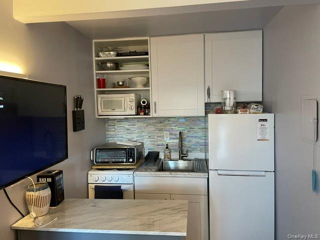 3rd image of 176 Ocean #9, Brookhaven, NY 11782 | MLS# 1003401