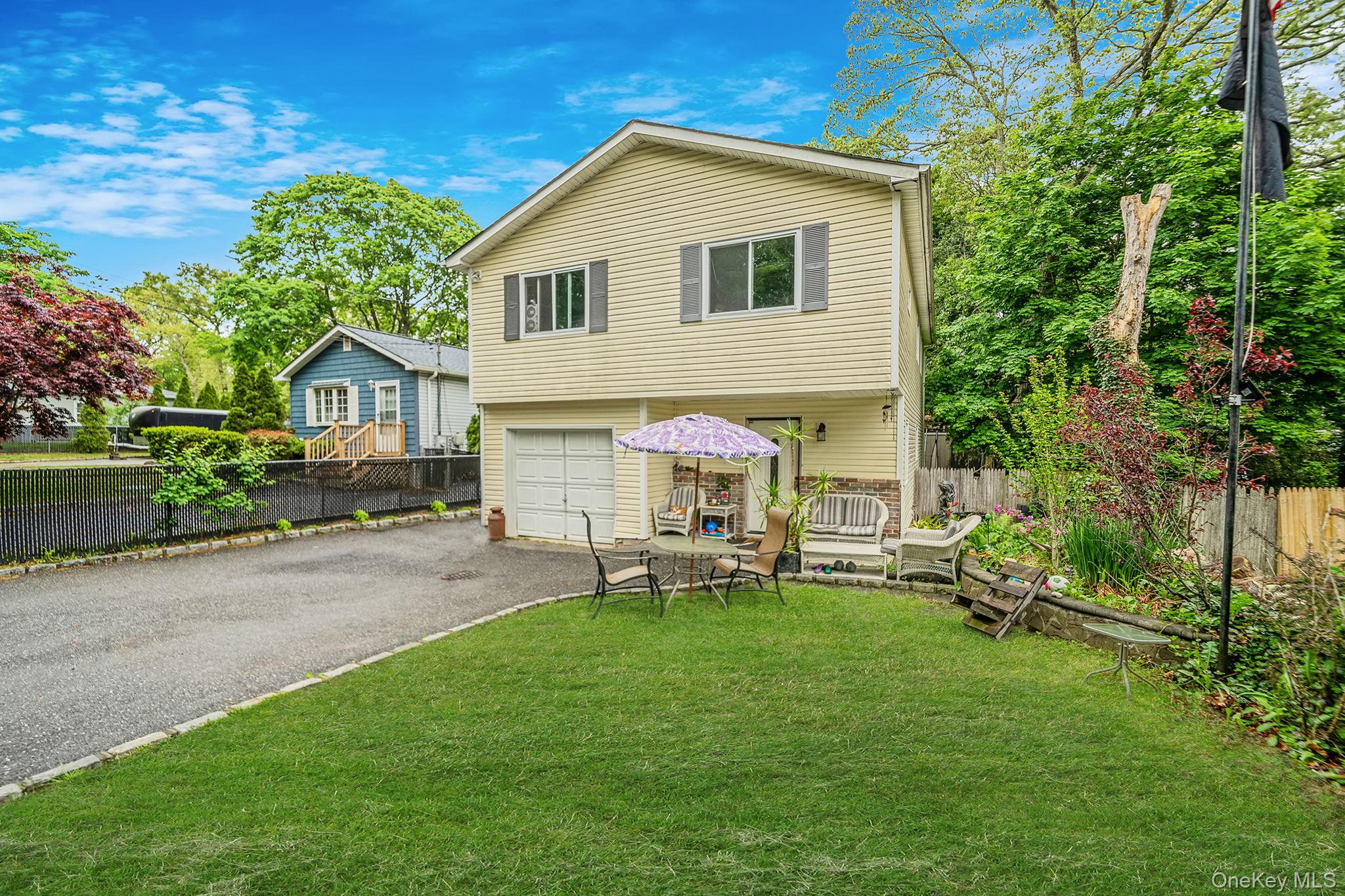 Homes for sale in Brookhaven, NY | 35 Franklin Ave, Brookhaven, NY 11950 | MLS# 1003617