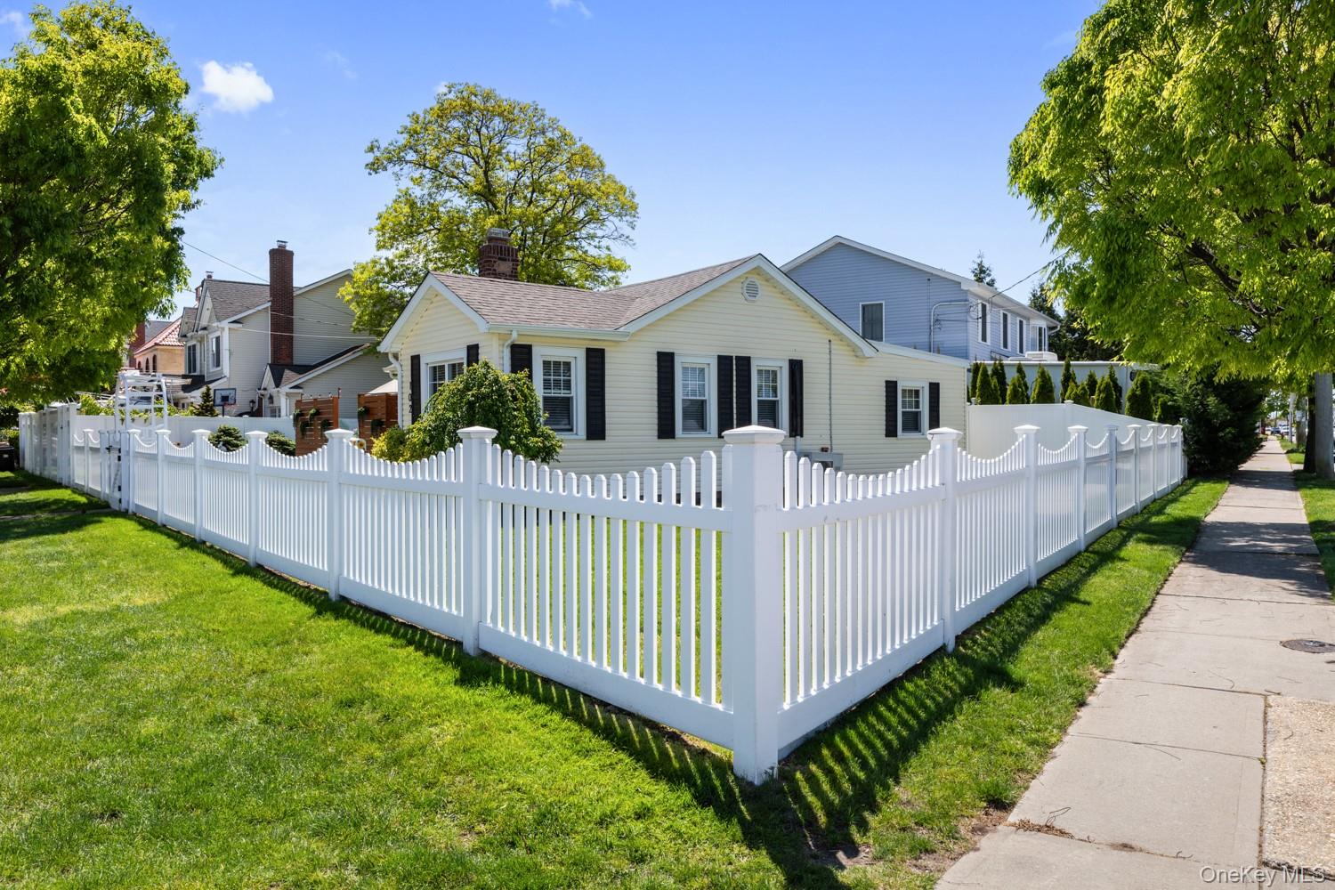 Homes for sale in Oyster Bay, NY | 102 Garfield Pl, Oyster Bay, NY 11758 | MLS# 1004316