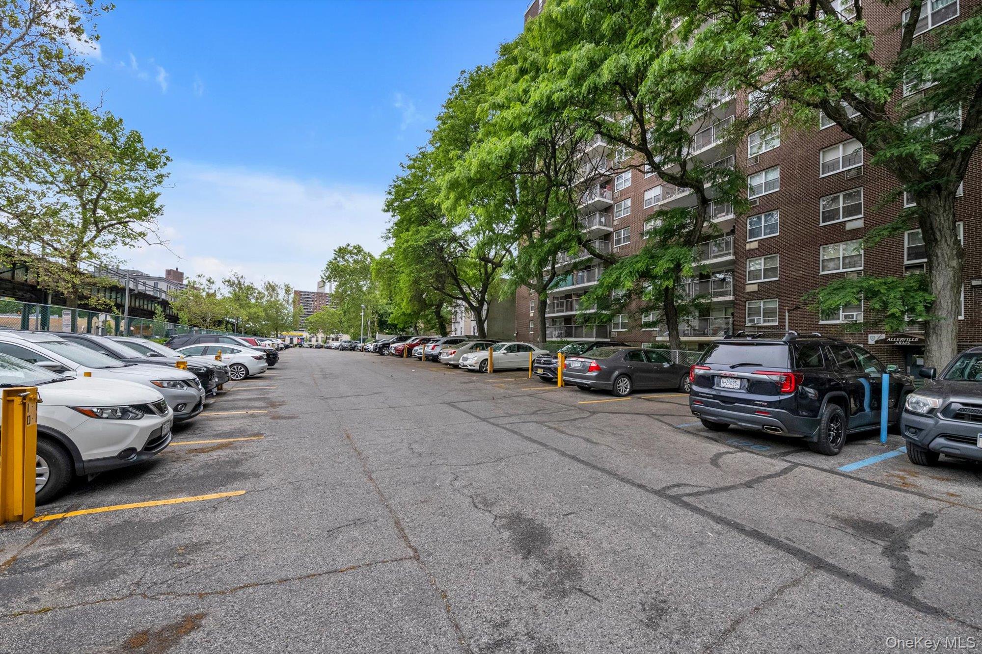 2nd image of 2550 Olinville Ave, New York, NY 10467