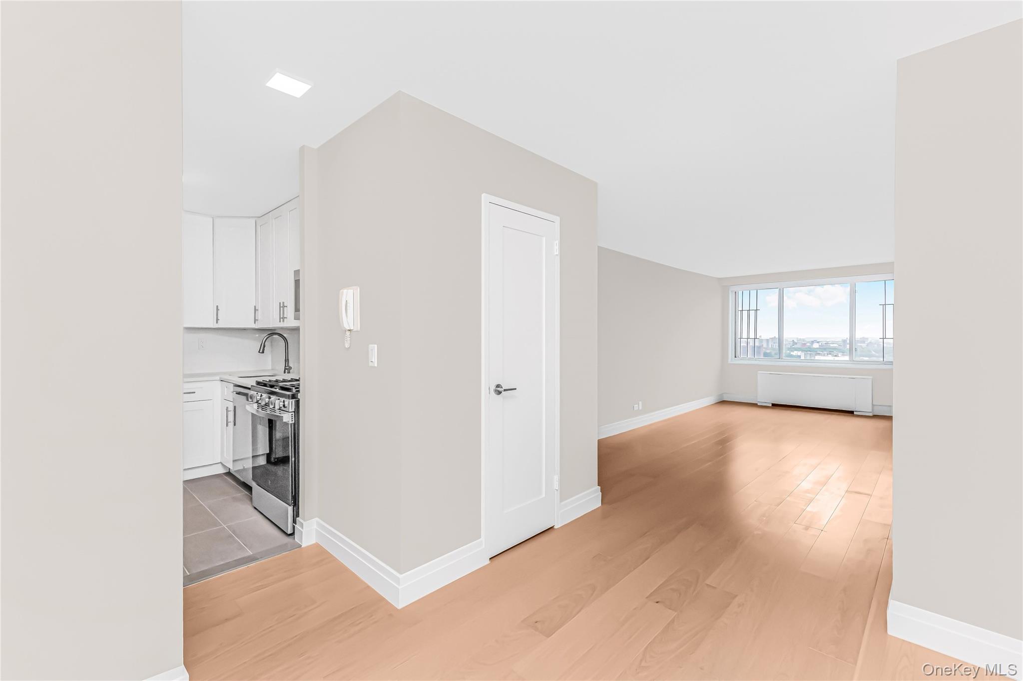 2nd image of 3333 Henry Hudson Pkwy #18C, New York, NY 10463 | MLS# 1005829