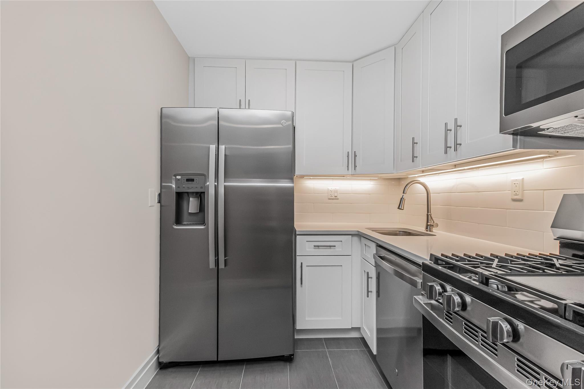 4th image of 3333 Henry Hudson Pkwy #18C, New York, NY 10463 | MLS# 1005829