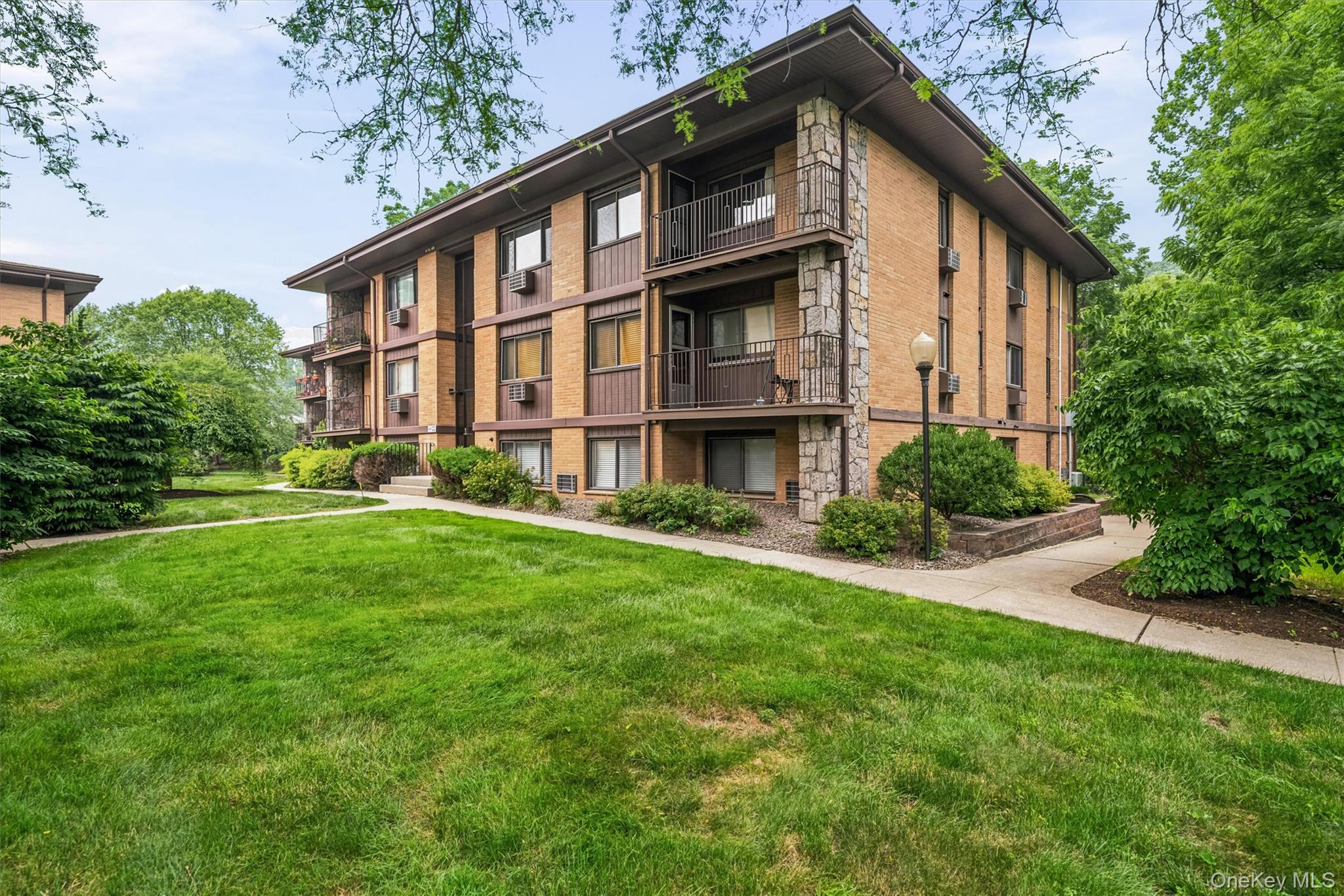27th image of 10 Oakwood Ter #107, New Windsor, NY 12553 | MLS# 1006931