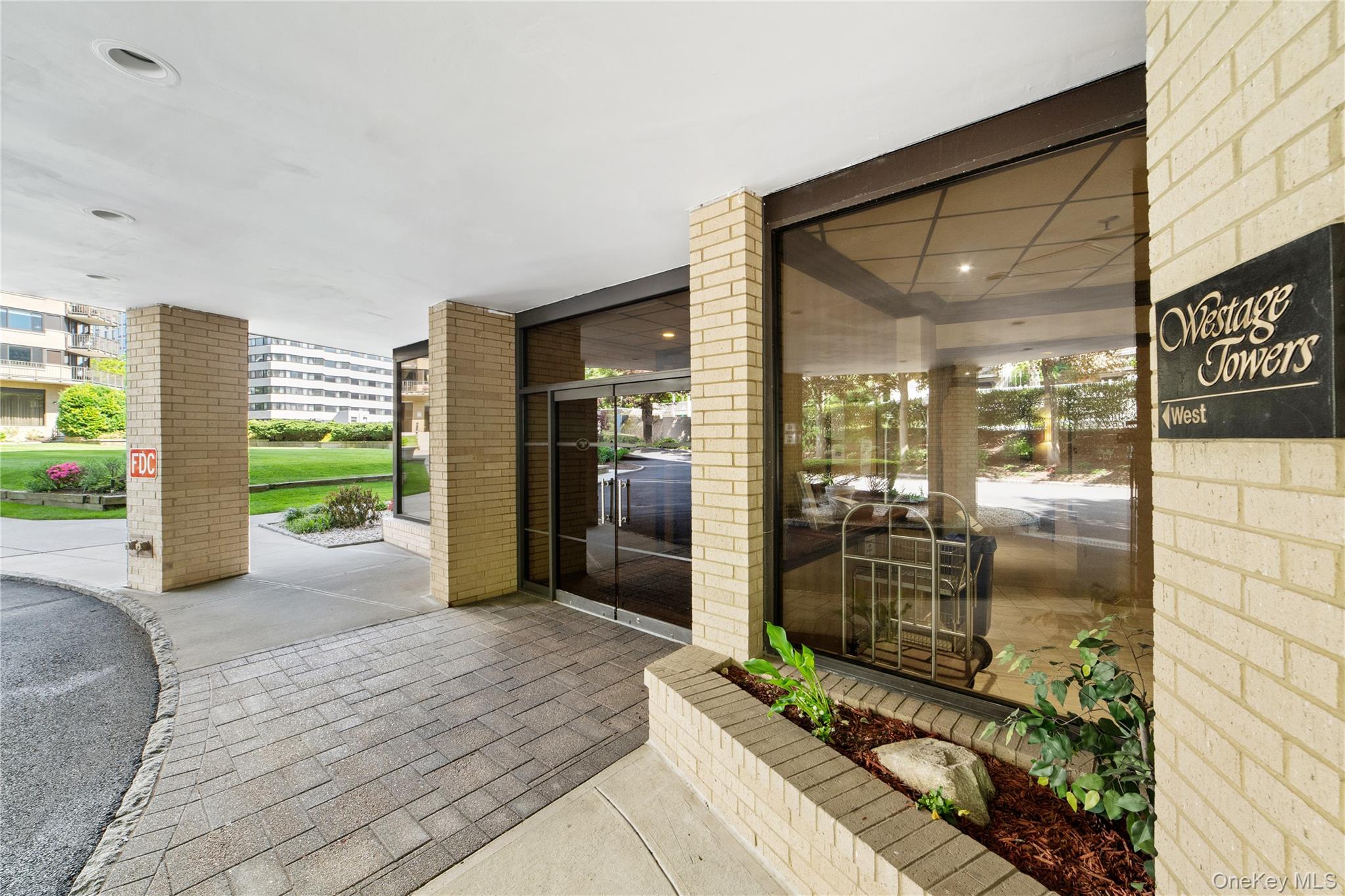 Listing Photo 2 - Condo for sale in building located at 25 Rockledge Ave, White Plains, NY 10601 - Unit #801