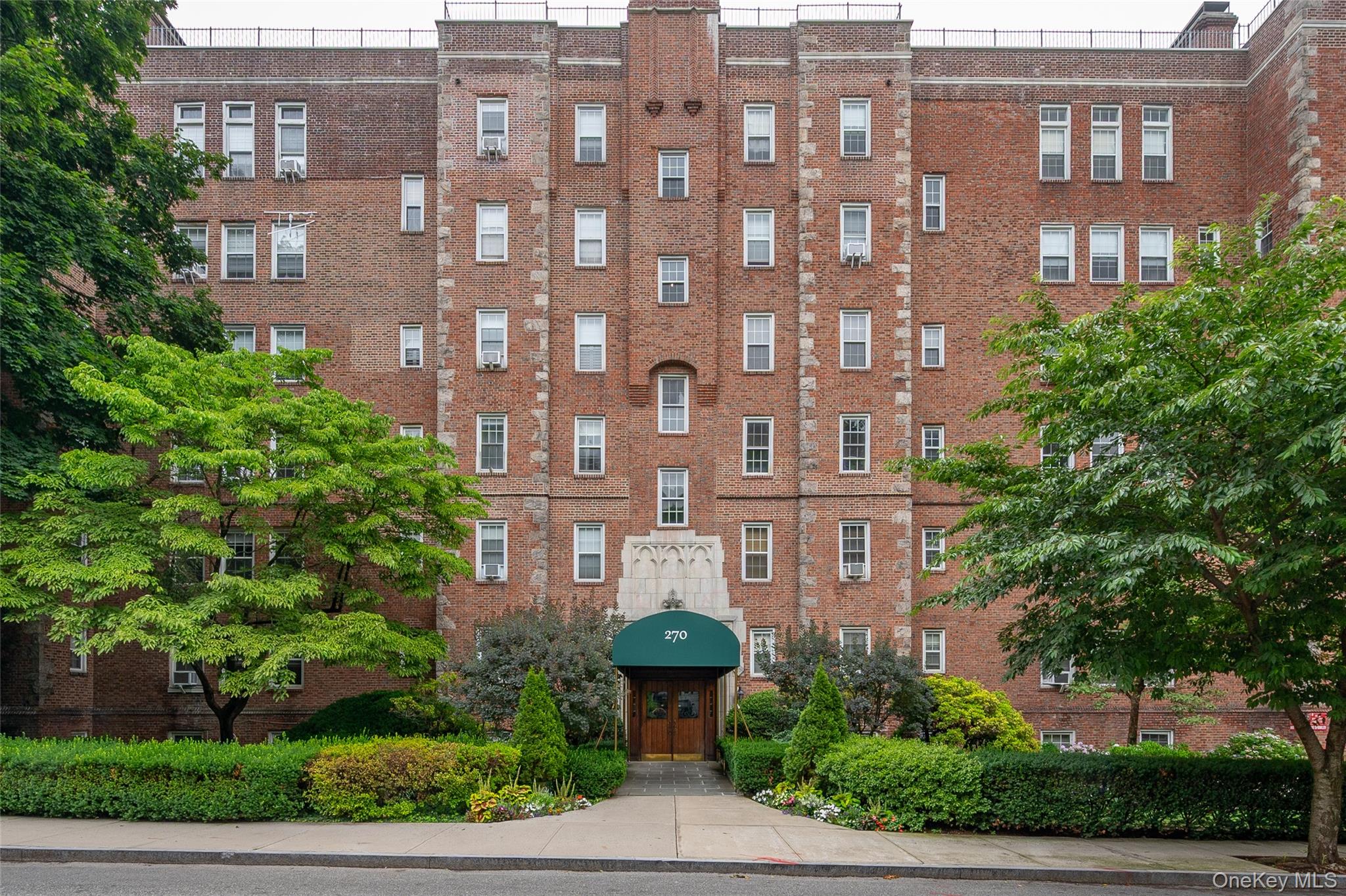 1st image of 270 Bronxville Rd #B52, Bronxville, NY 10708 | MLS# 1007240