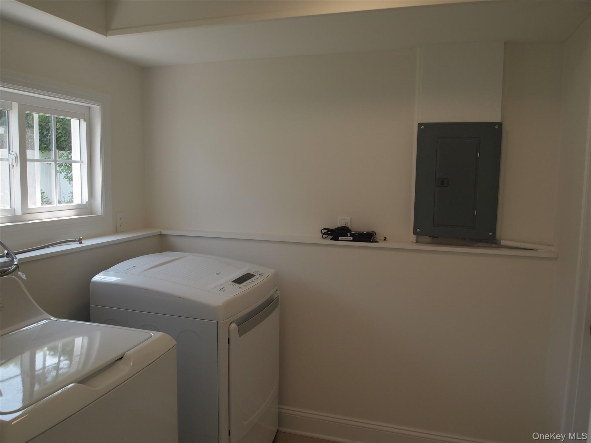 18th image of 9 N Walnut Pl, Massapequa, NY 11758 | MLS# 1007419