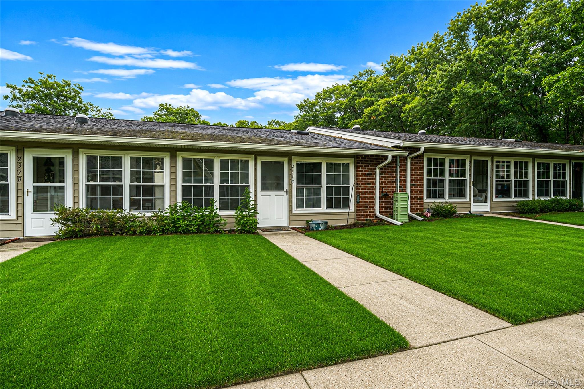 2nd image of 231 Blackpool Ct, Ridge, NY 11961 | MLS# 1007428