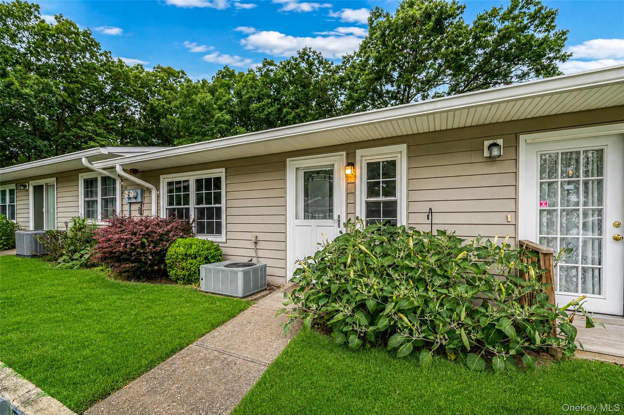 4th image of 231 Blackpool Ct, Ridge, NY 11961 | MLS# 1007428