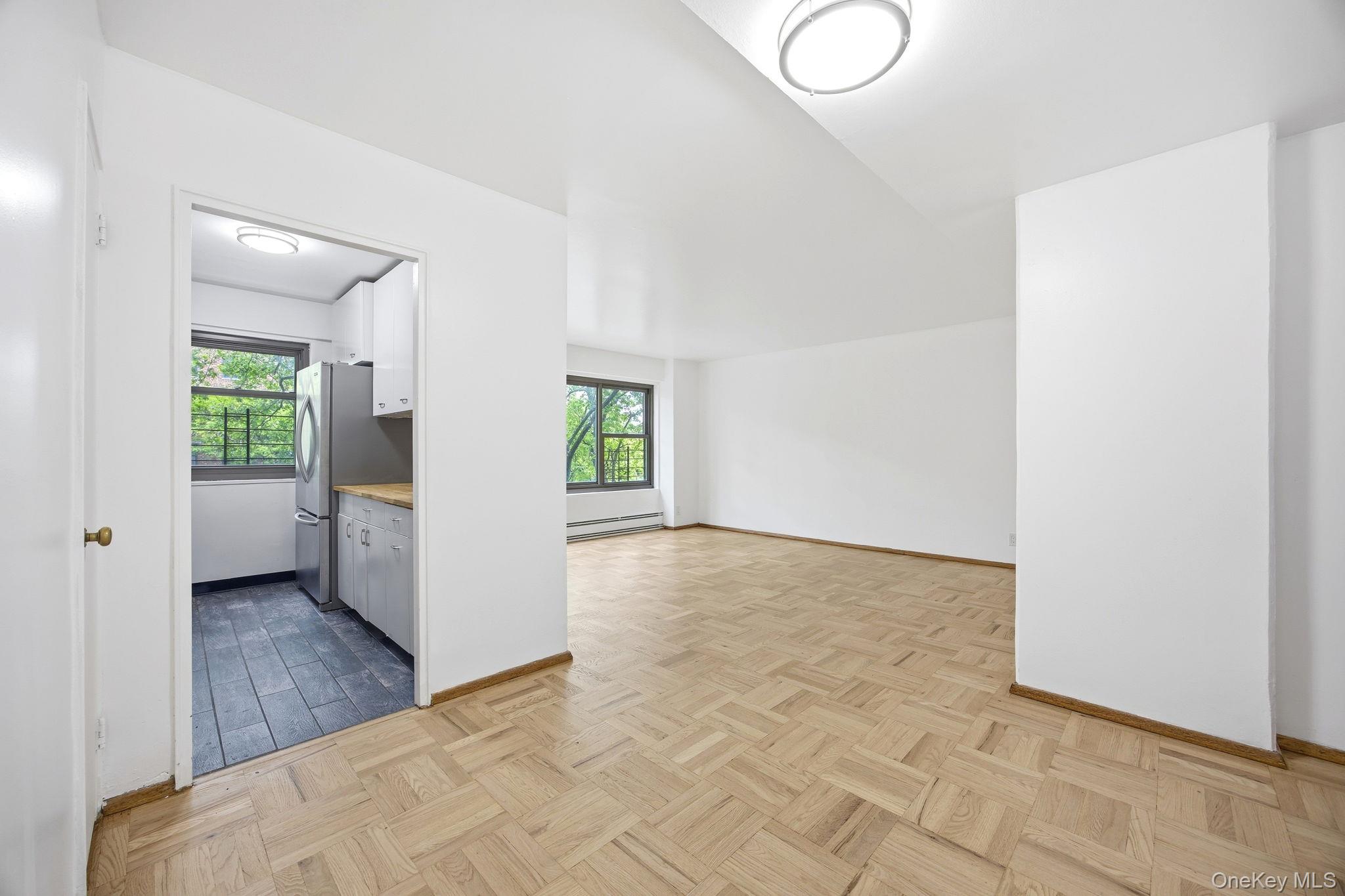 4th image of 33-52 Crescent St, Astoria, NY 11106