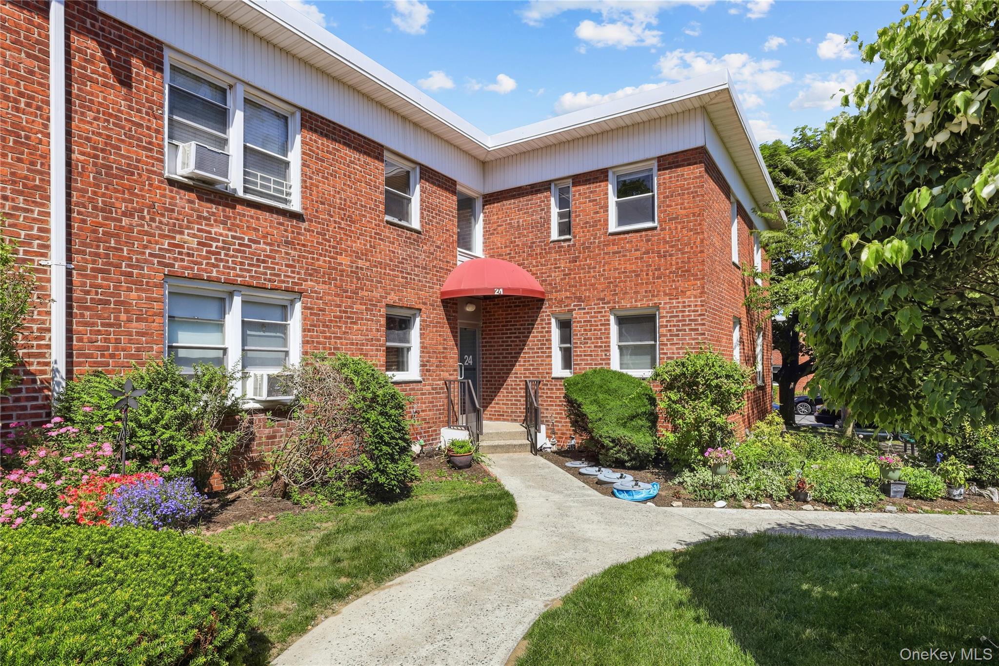 Homes for sale in Yonkers, NY | 24 Winchester Ave #2C, Yonkers, NY 10710 | MLS# 1008097