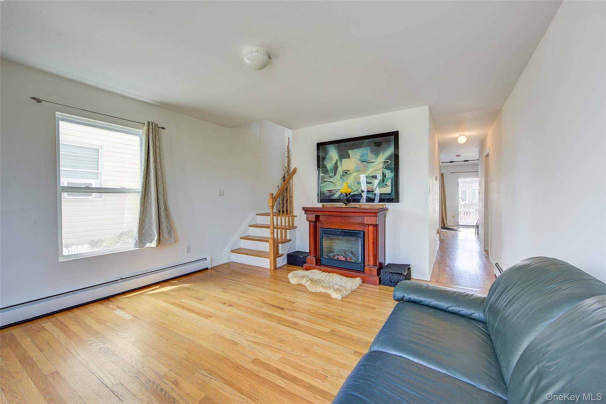 5th image of 913 Arctic St, Babylon, NY 11757 | MLS# 1008168