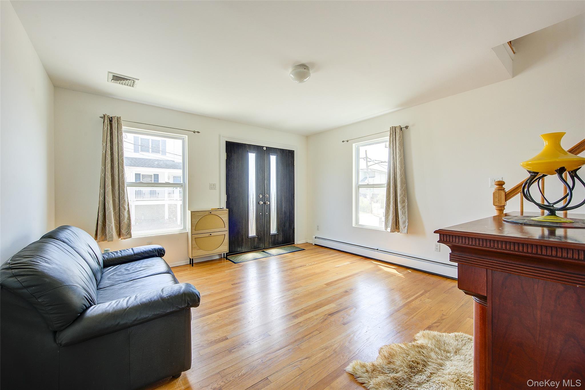 4th image of 913 Arctic St, Babylon, NY 11757 | MLS# 1008168
