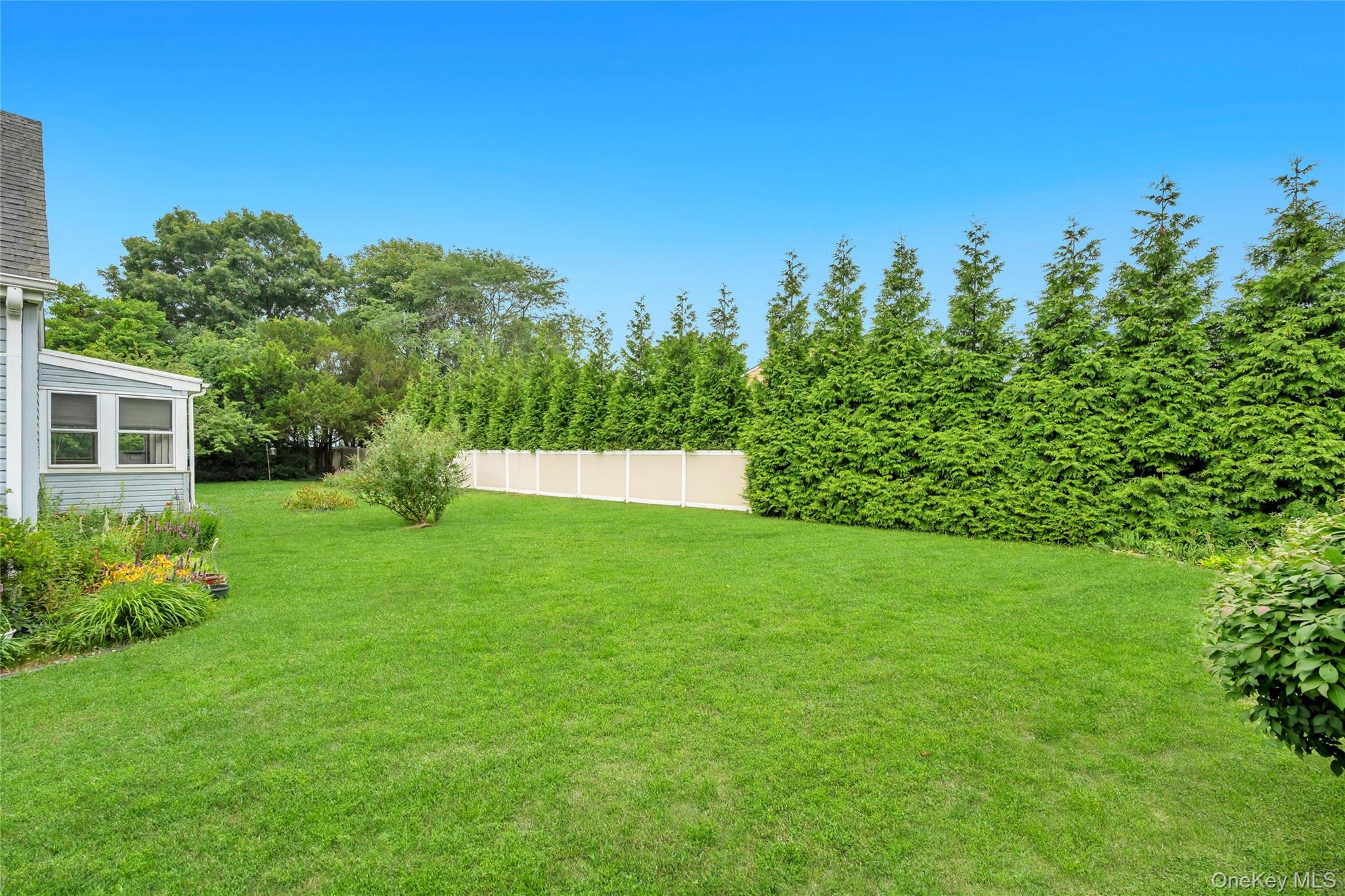 5th image of 274 Johnson Ave, Islip, NY 11782 | MLS# 1008492