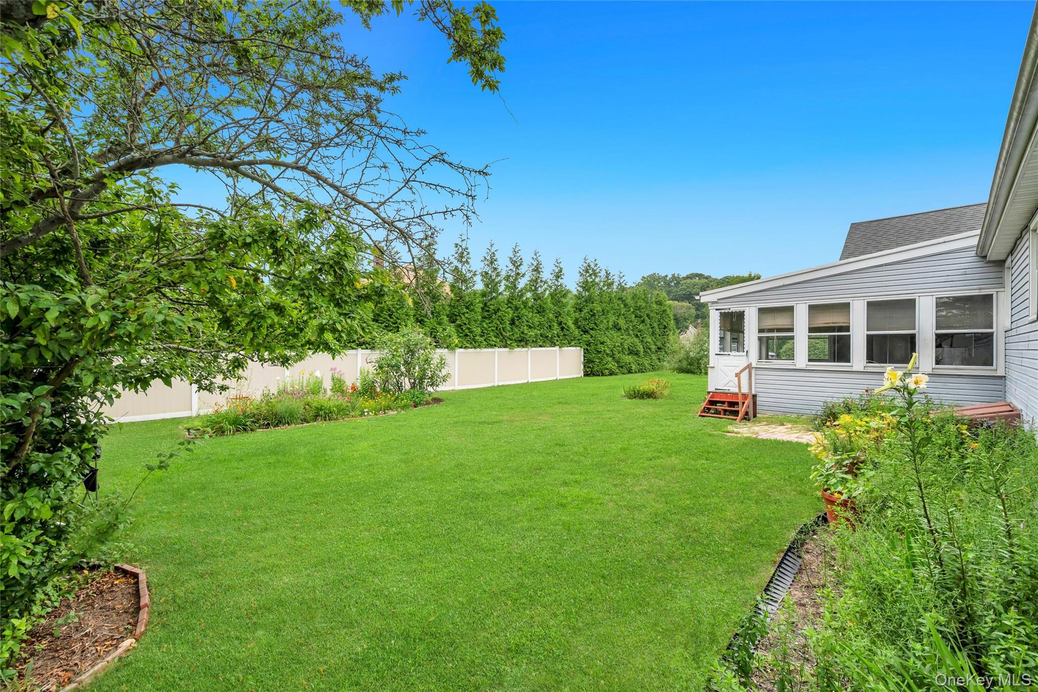 36th image of 274 Johnson Ave, Islip, NY 11782 | MLS# 1008492