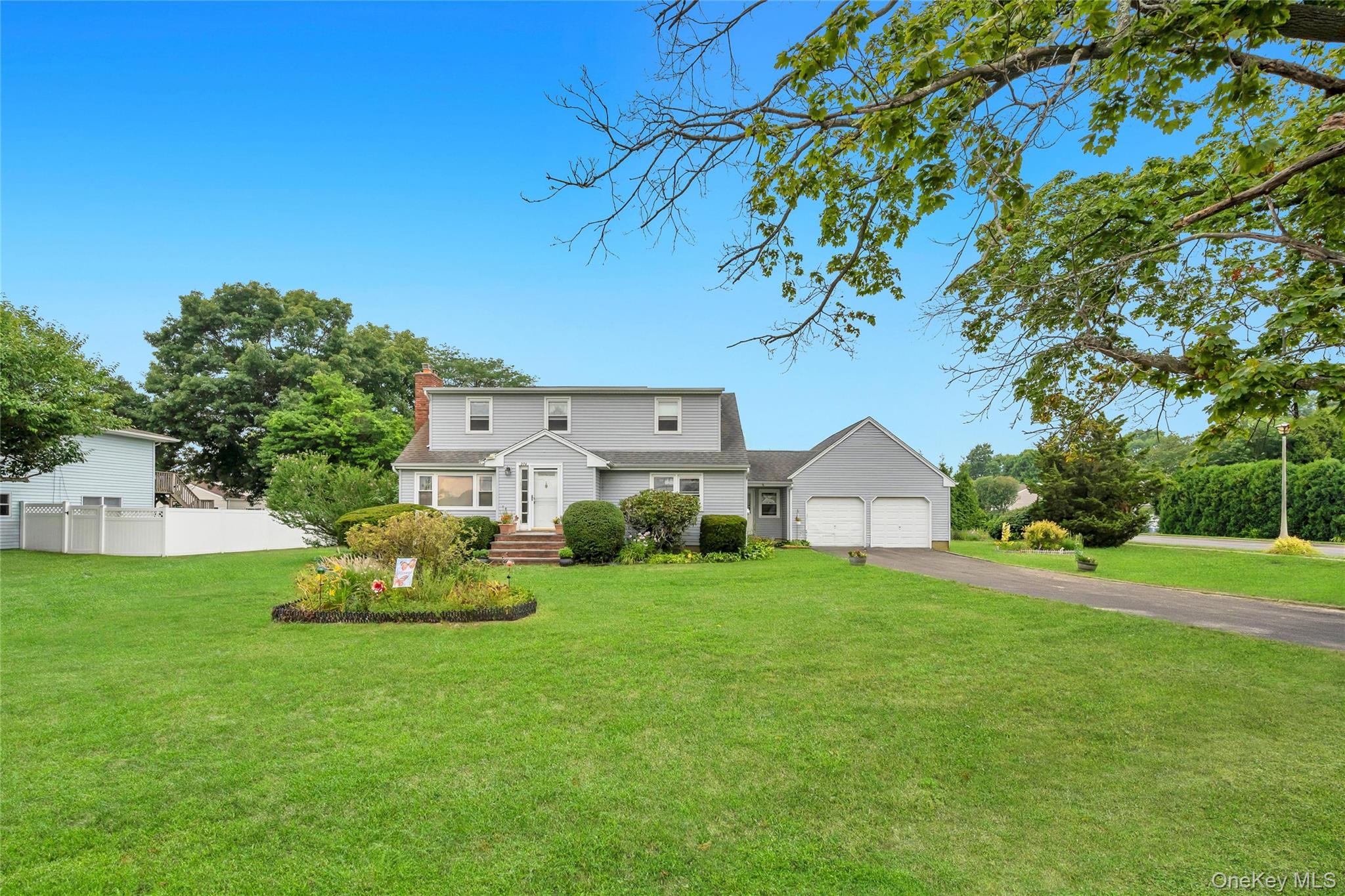 4th image of 274 Johnson Ave, Islip, NY 11782 | MLS# 1008492