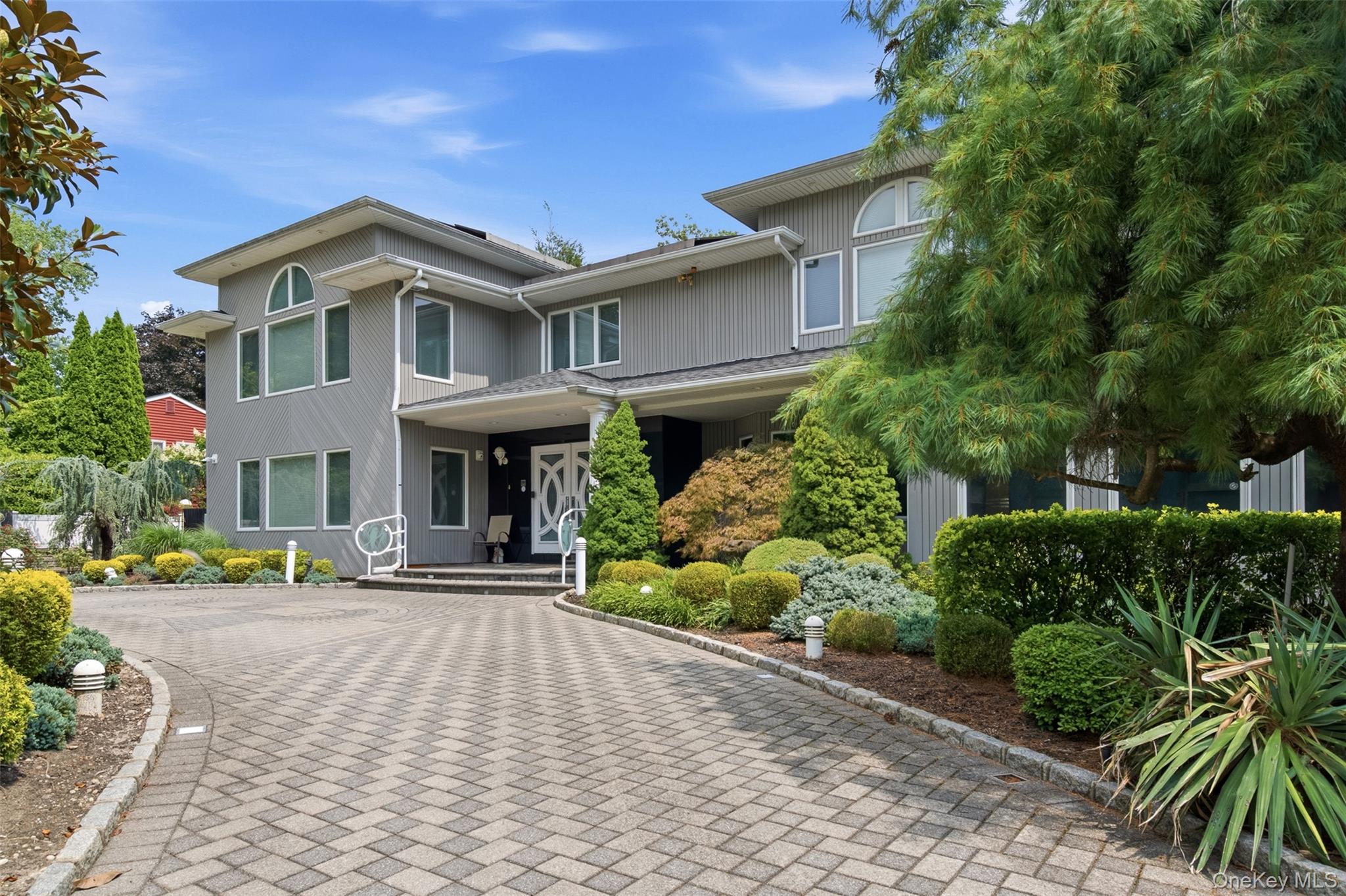3rd image of 75 Shoreham Dr E, Huntington, NY 11746 | MLS# 1008645
