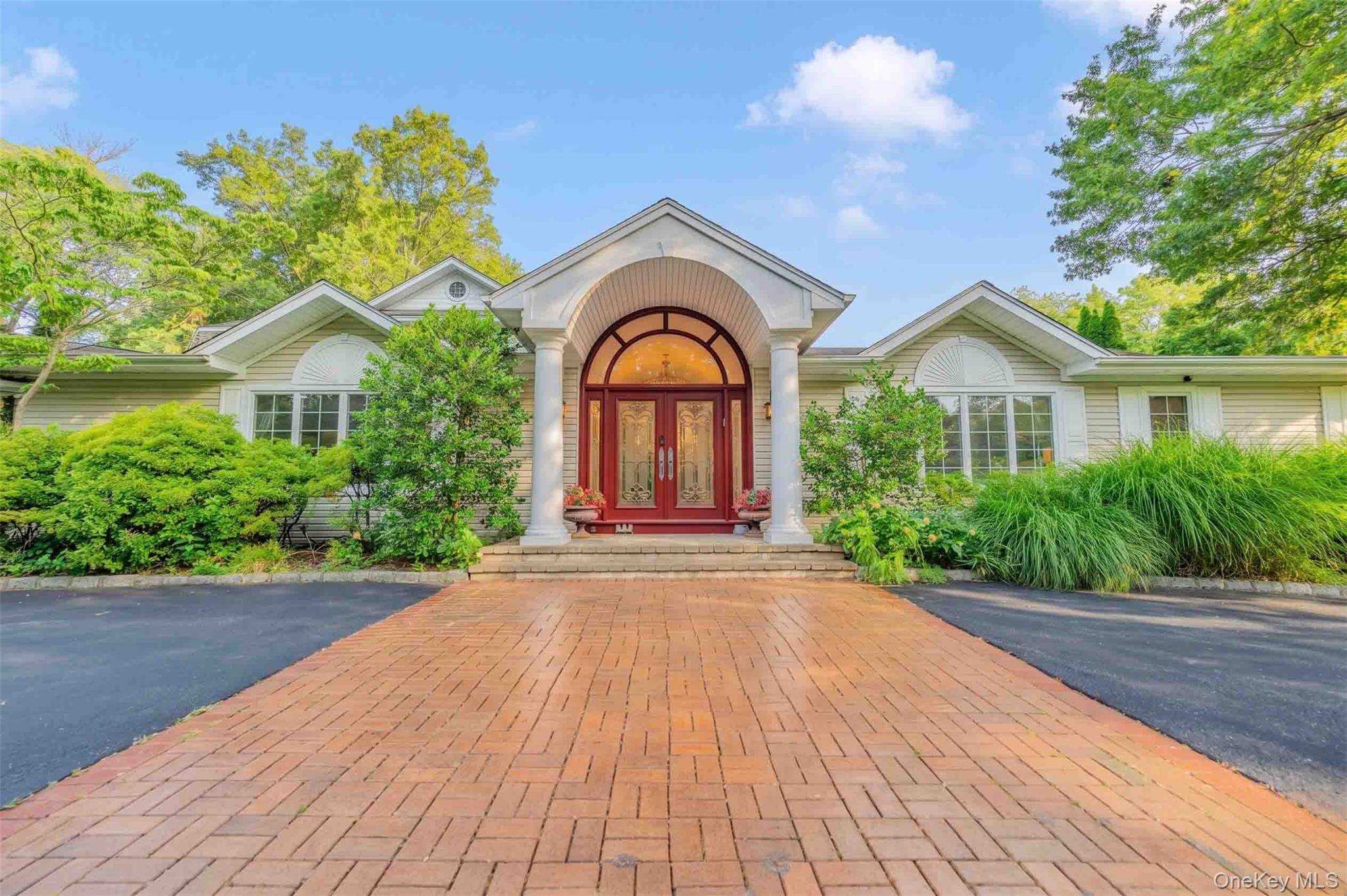 3rd image of 20 Astro Pl, Huntington, NY 11746 | MLS# 1008825