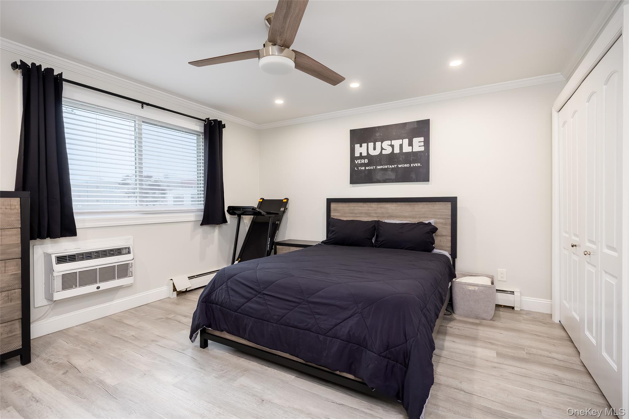 5th image of 200 Merrick Rd, Babylon, NY 11701