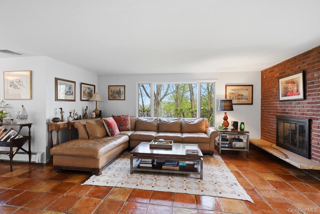 5th image of 8 Idle Day Knl, Huntington, NY 11721 | MLS# 1010291