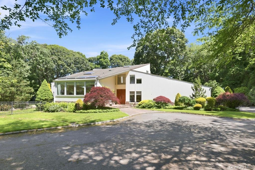 Homes for sale in Oyster Bay, NY | 29 Amber Ln, Oyster Bay, NY 11771 | MLS# 1010631