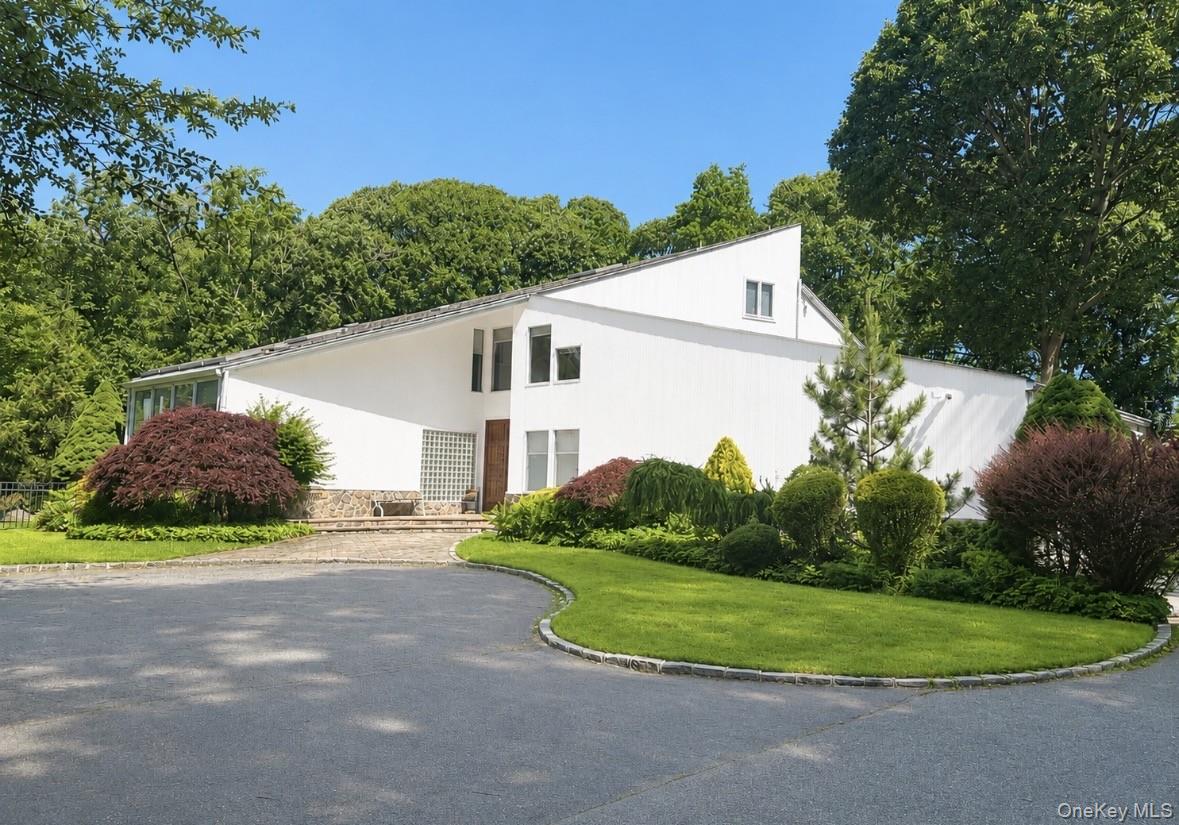 Homes for sale in Oyster Bay, NY | 29 Amber Ln, Oyster Bay, NY 11771 | MLS# 1010631