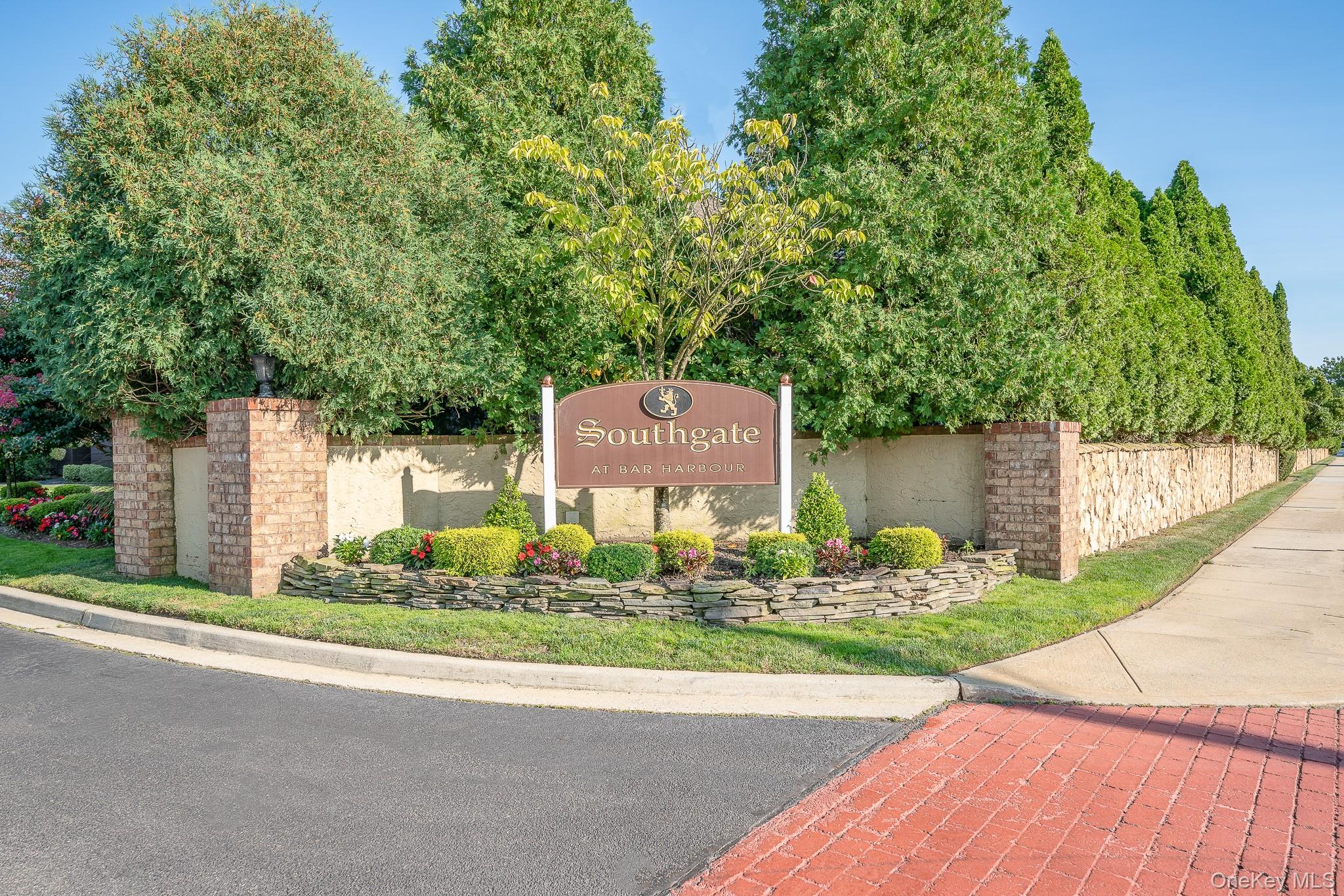 2nd image of 91 Southgate Cir, Oyster Bay, NY 11762 | MLS# 1011079