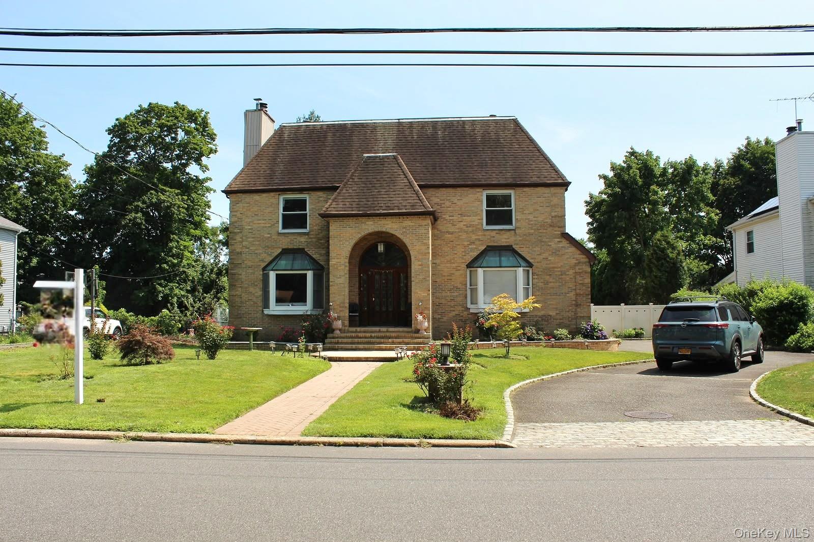 1st image of 280 Park Ave W, North Hempstead, NY 11590 | MLS# 1012002