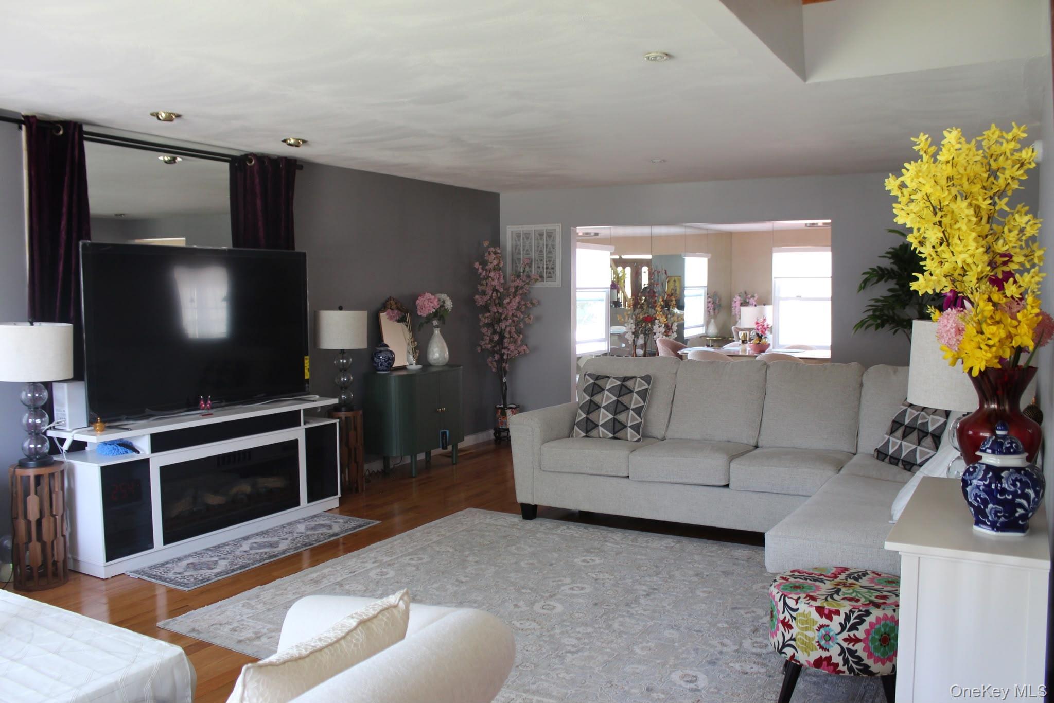 2nd image of 280 Park Ave W, North Hempstead, NY 11590 | MLS# 1012002
