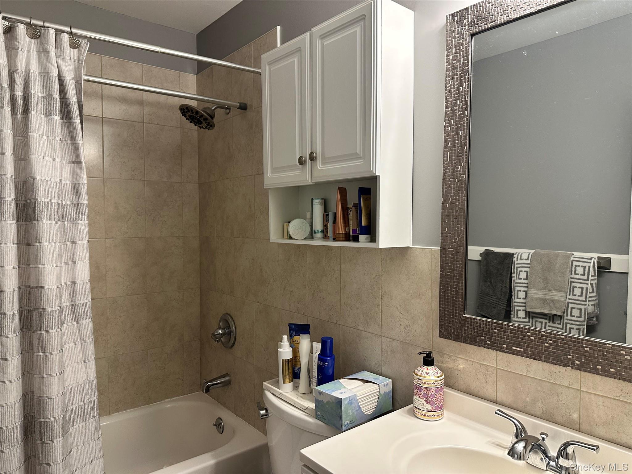 2nd image of 26 Peddler Hl Rd, Monroe, NY 10950