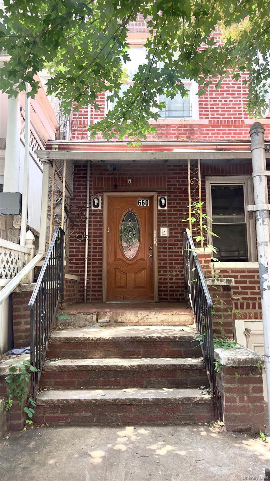 1st image of 660 Warwick St, New York, NY 11207 | MLS# 1013379