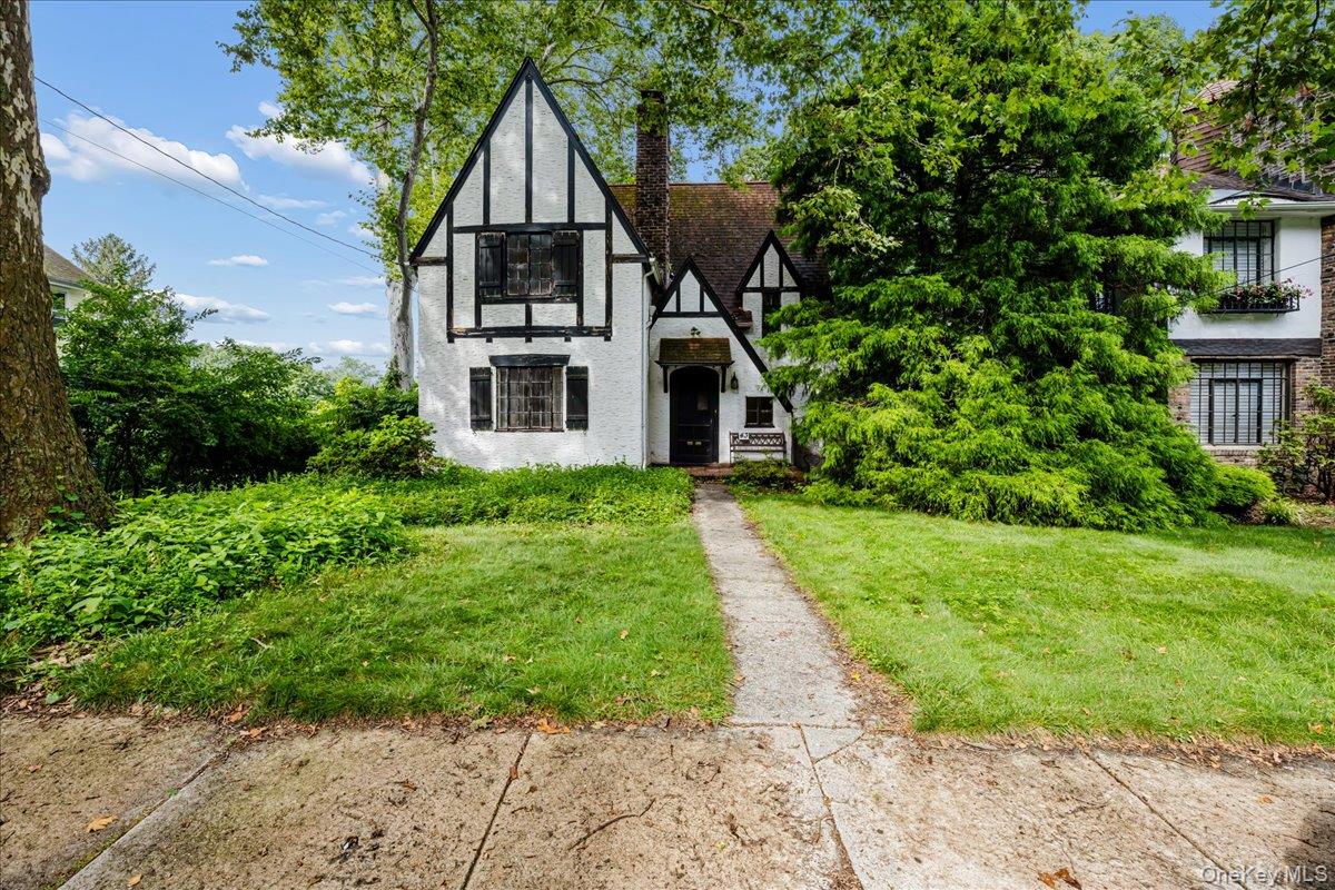 2nd image of 43 Pinecrest Pkwy, Greenburgh, NY 10706 | MLS# 1013607