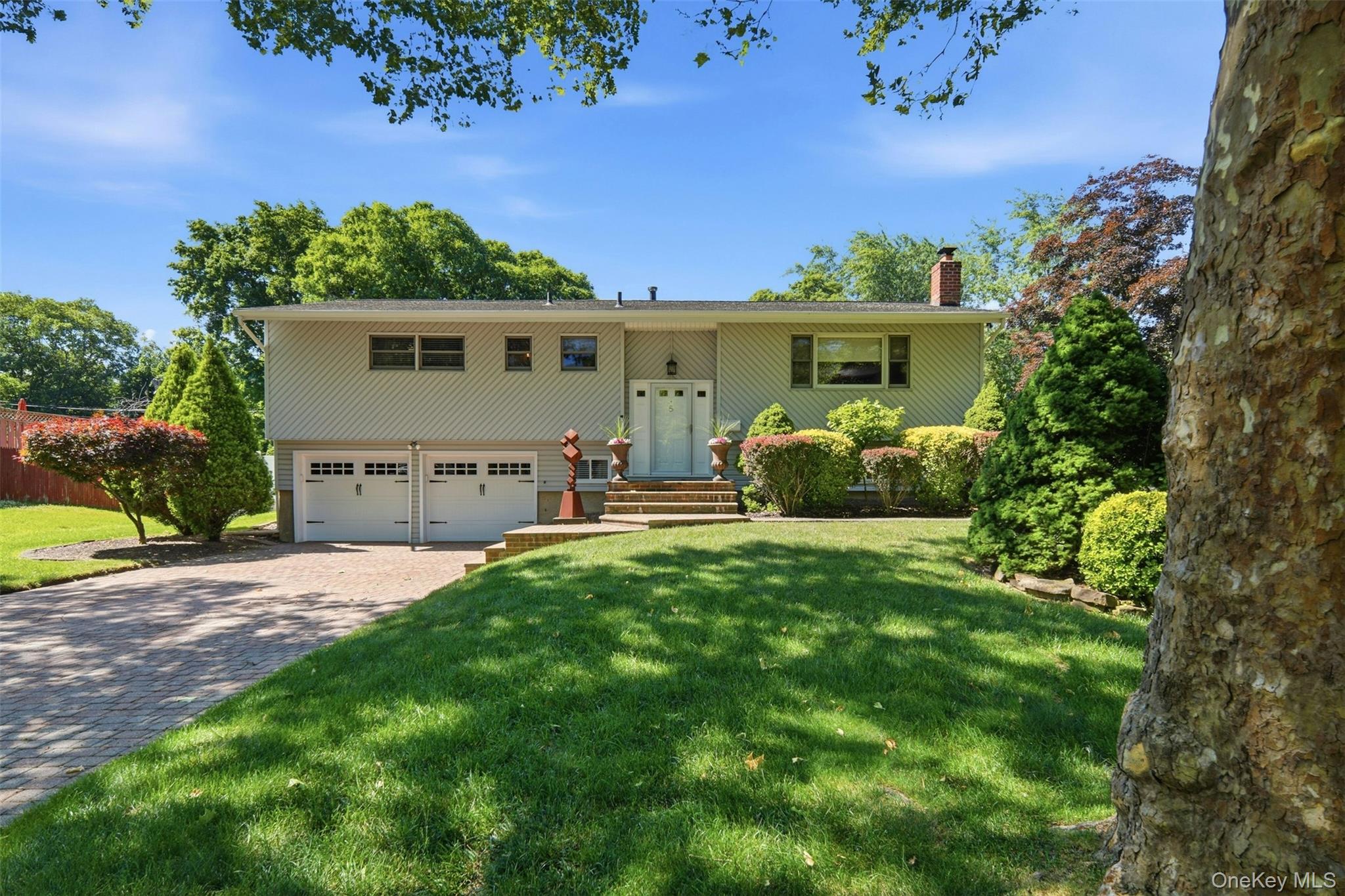 Homes for sale in Huntington, NY | 5 Pine Hill Ln, Huntington, NY 11746 | MLS# 1013852