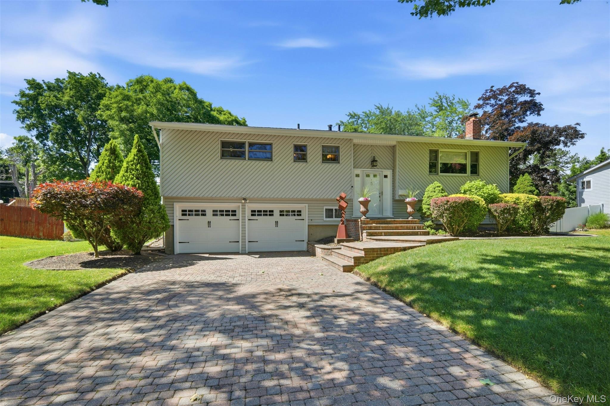 Homes for sale in Huntington, NY | 5 Pine Hill Ln, Huntington, NY 11746 | MLS# 1013852